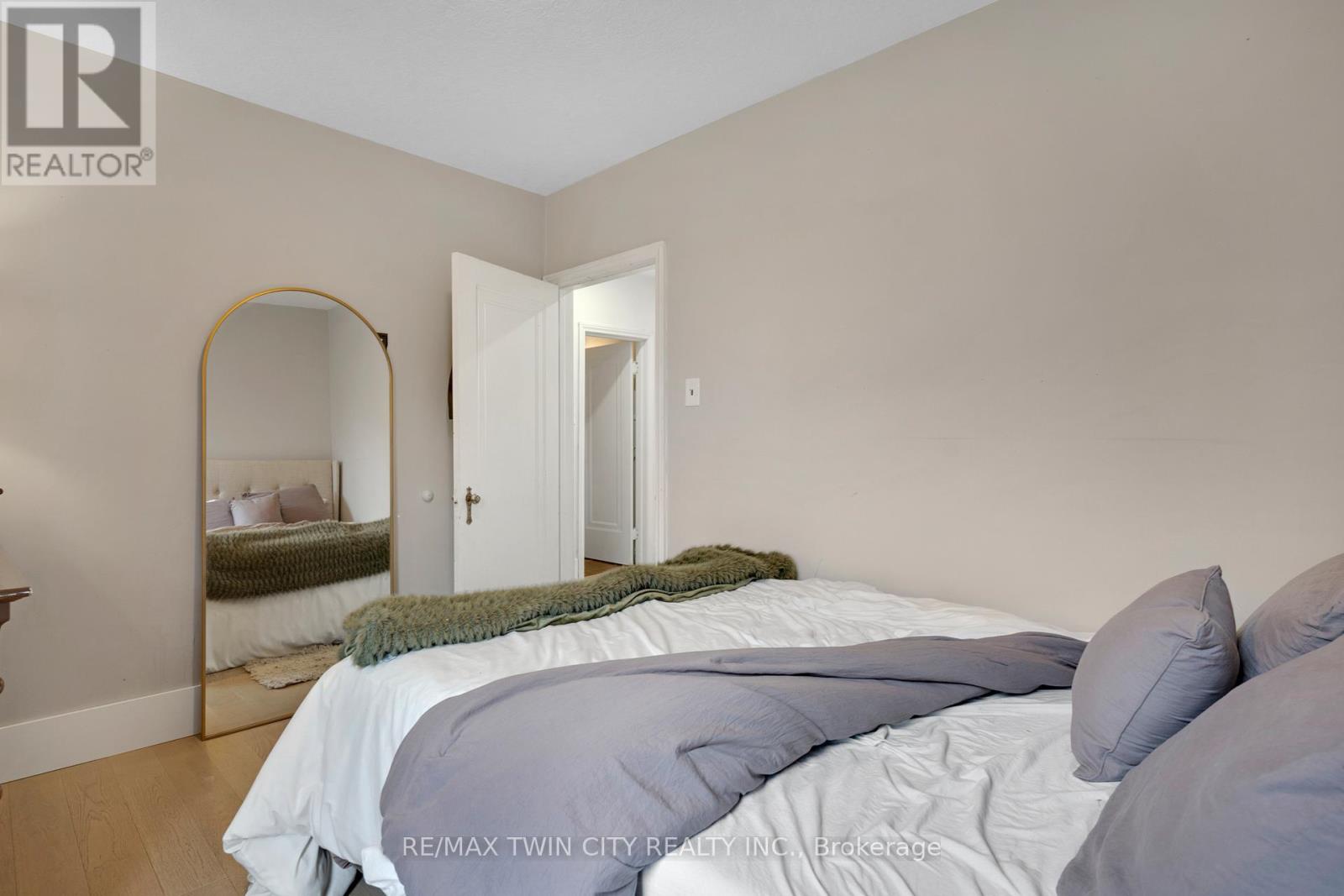 360 Luella Street, Kitchener, Ontario  N2H 2J4 - Photo 31 - X12571028