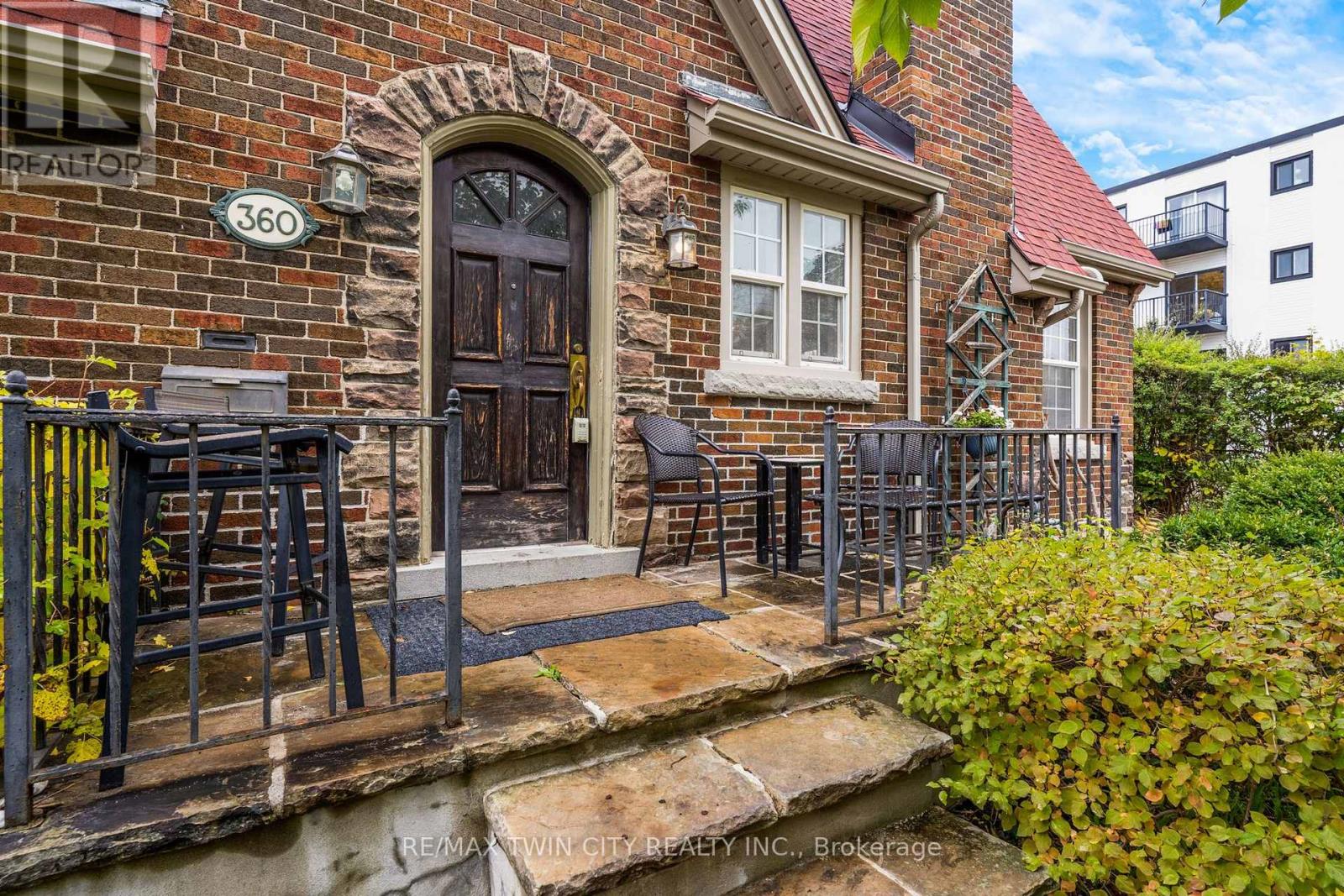 360 Luella Street, Kitchener, Ontario  N2H 2J4 - Photo 5 - X12571028