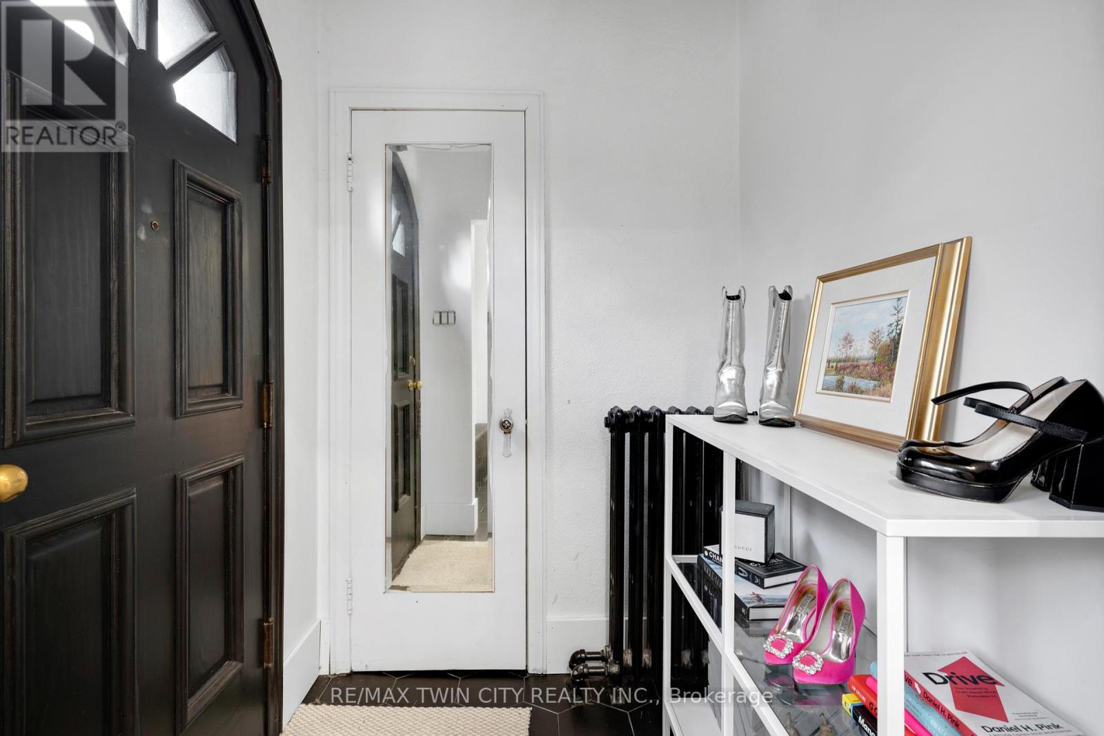 360 Luella Street, Kitchener, Ontario  N2H 2J4 - Photo 7 - X12571028