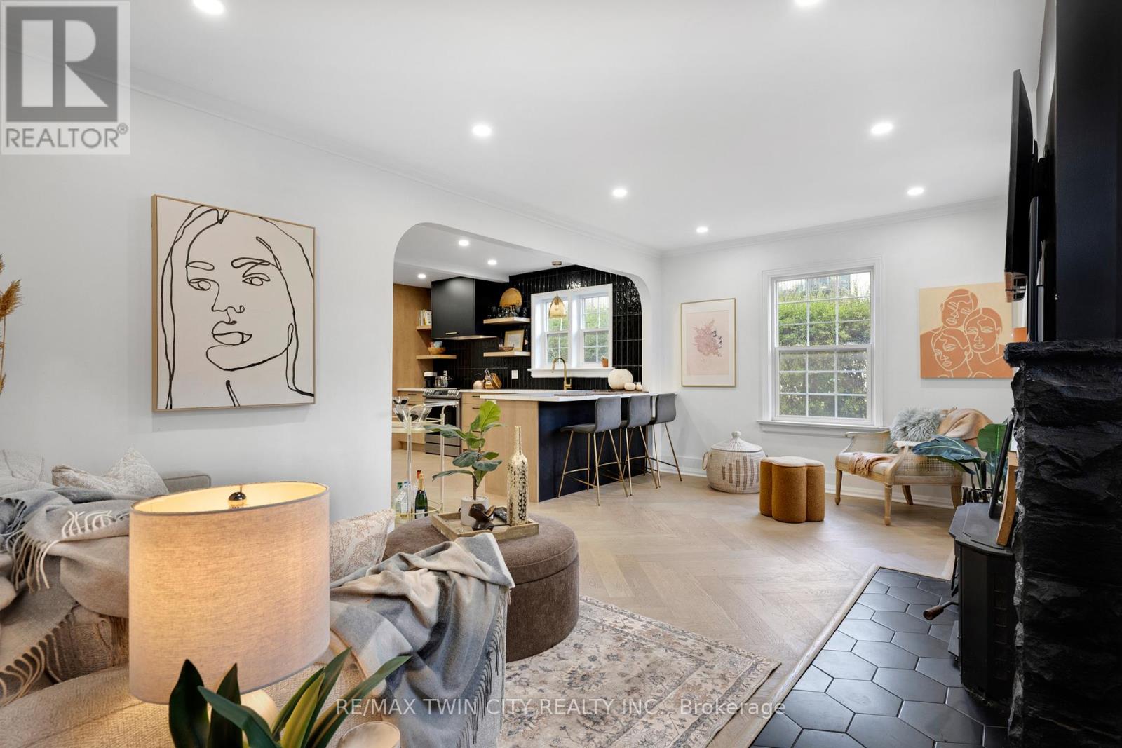 360 Luella Street, Kitchener, Ontario  N2H 2J4 - Photo 9 - X12571028