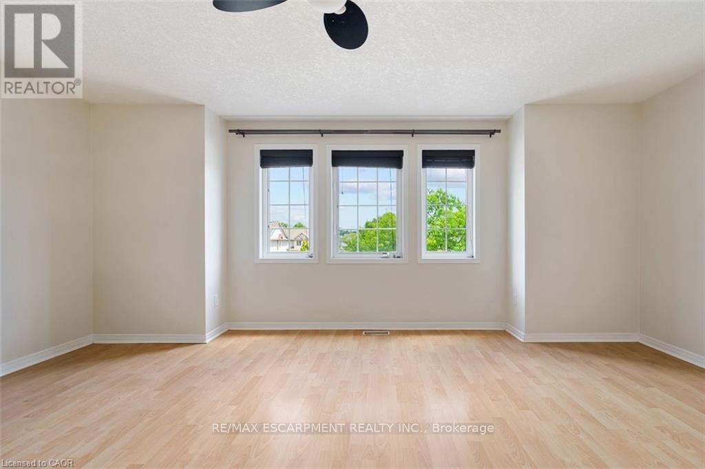 P87 - 175 David Bergey Drive, Kitchener, Ontario  N2E 4H8 - Photo 17 - X12571092