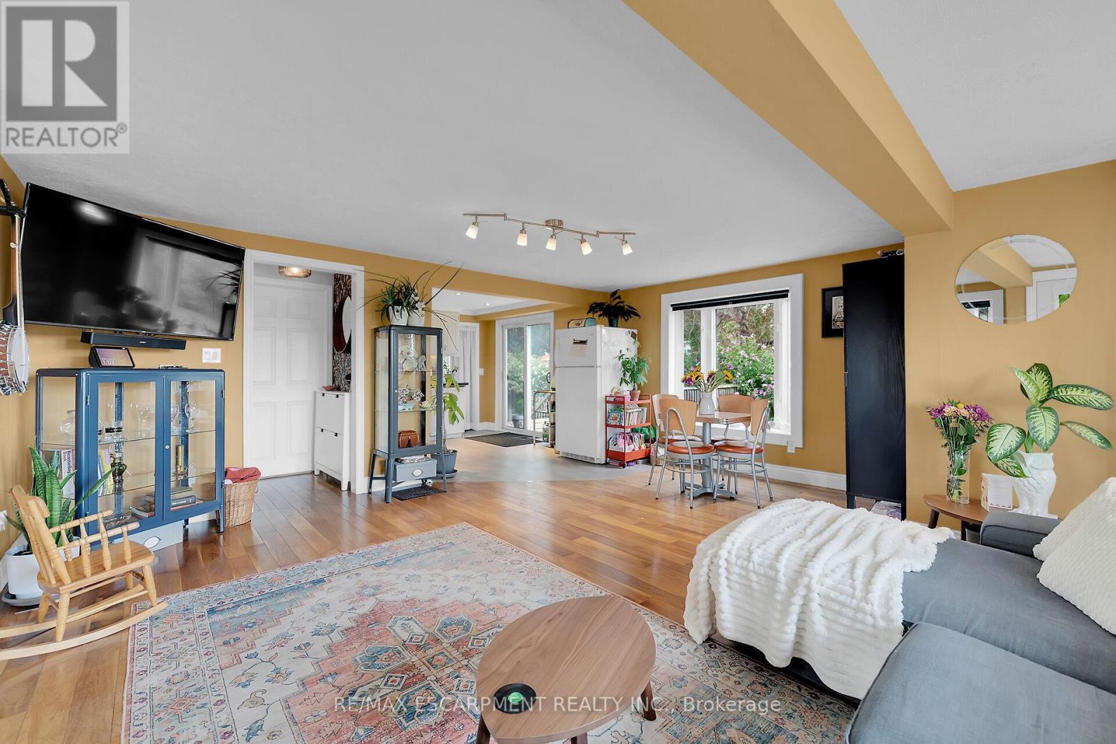 805 Broad Street E, Haldimand, Ontario  N1A 1H4 - Photo 11 - X12571130