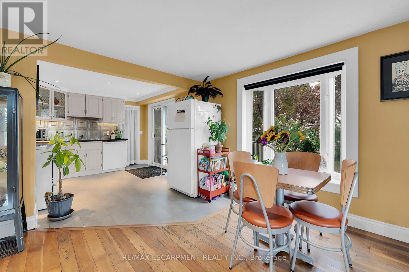 805 Broad Street E, Haldimand, Ontario  N1A 1H4 - Photo 14 - X12571130