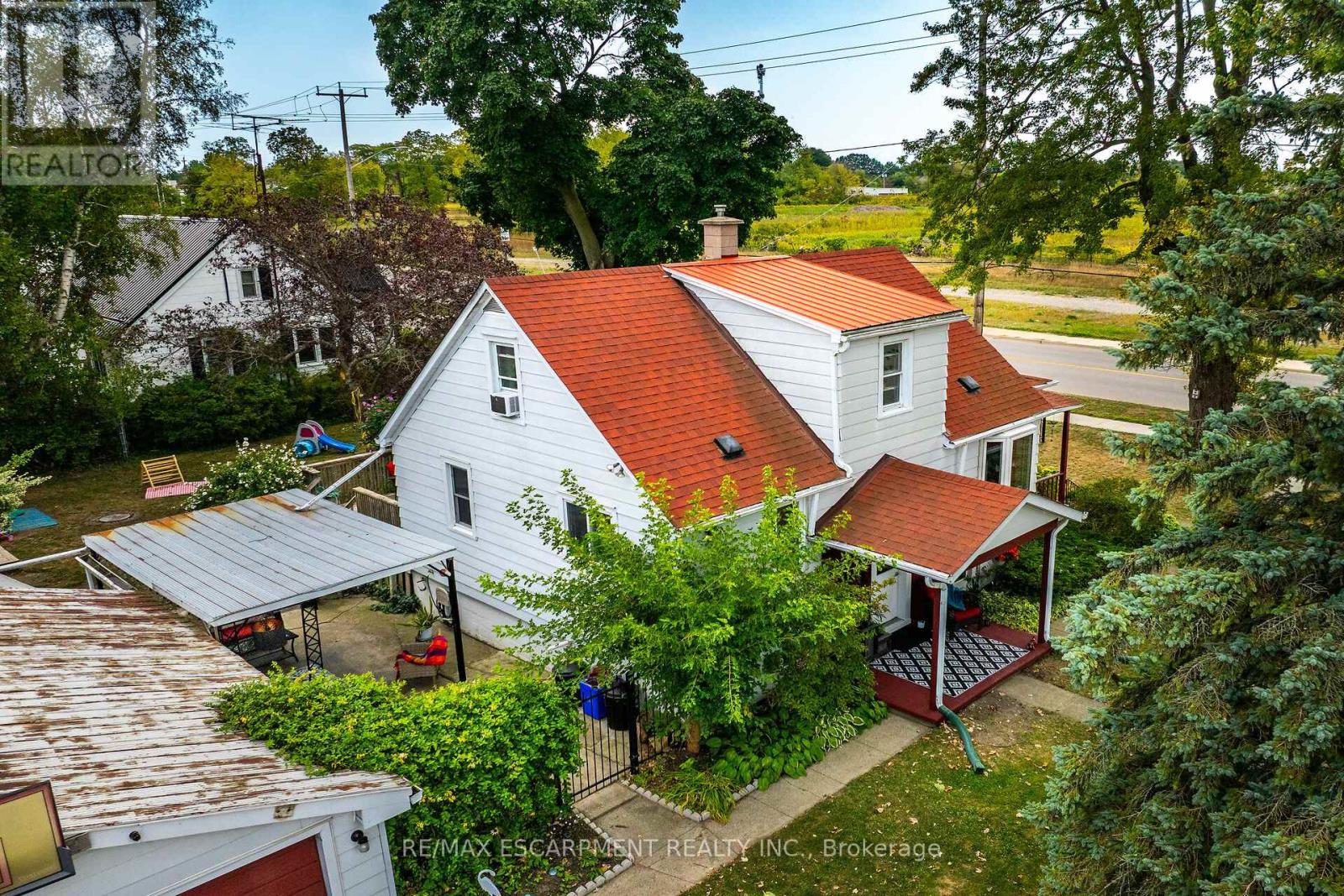 805 Broad Street E, Haldimand, Ontario  N1A 1H4 - Photo 2 - X12571130