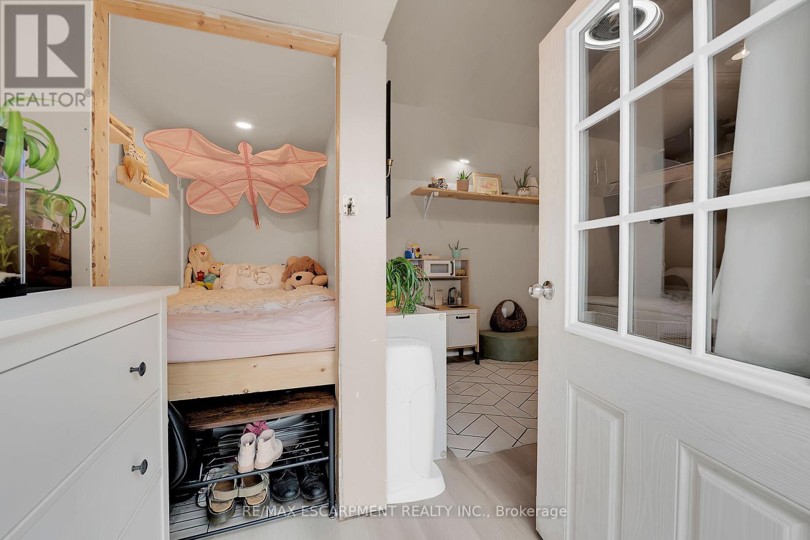 805 Broad Street E, Haldimand, Ontario  N1A 1H4 - Photo 32 - X12571130