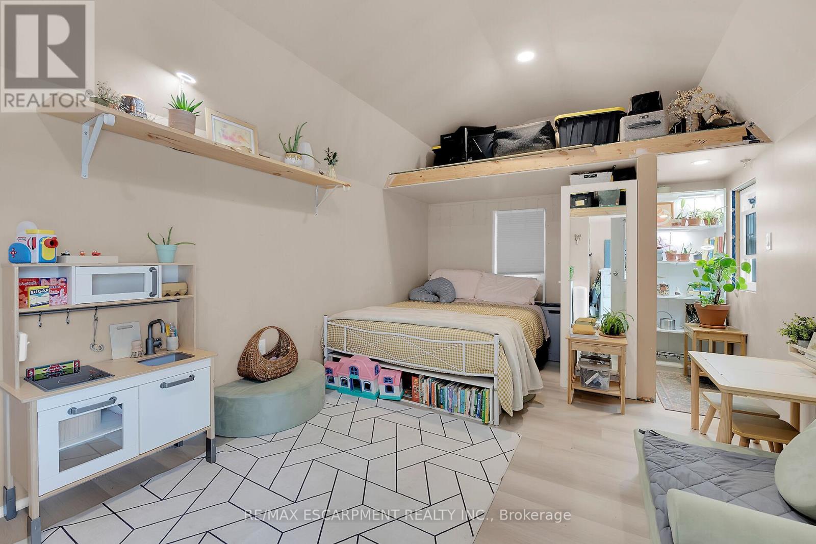 805 Broad Street E, Haldimand, Ontario  N1A 1H4 - Photo 33 - X12571130