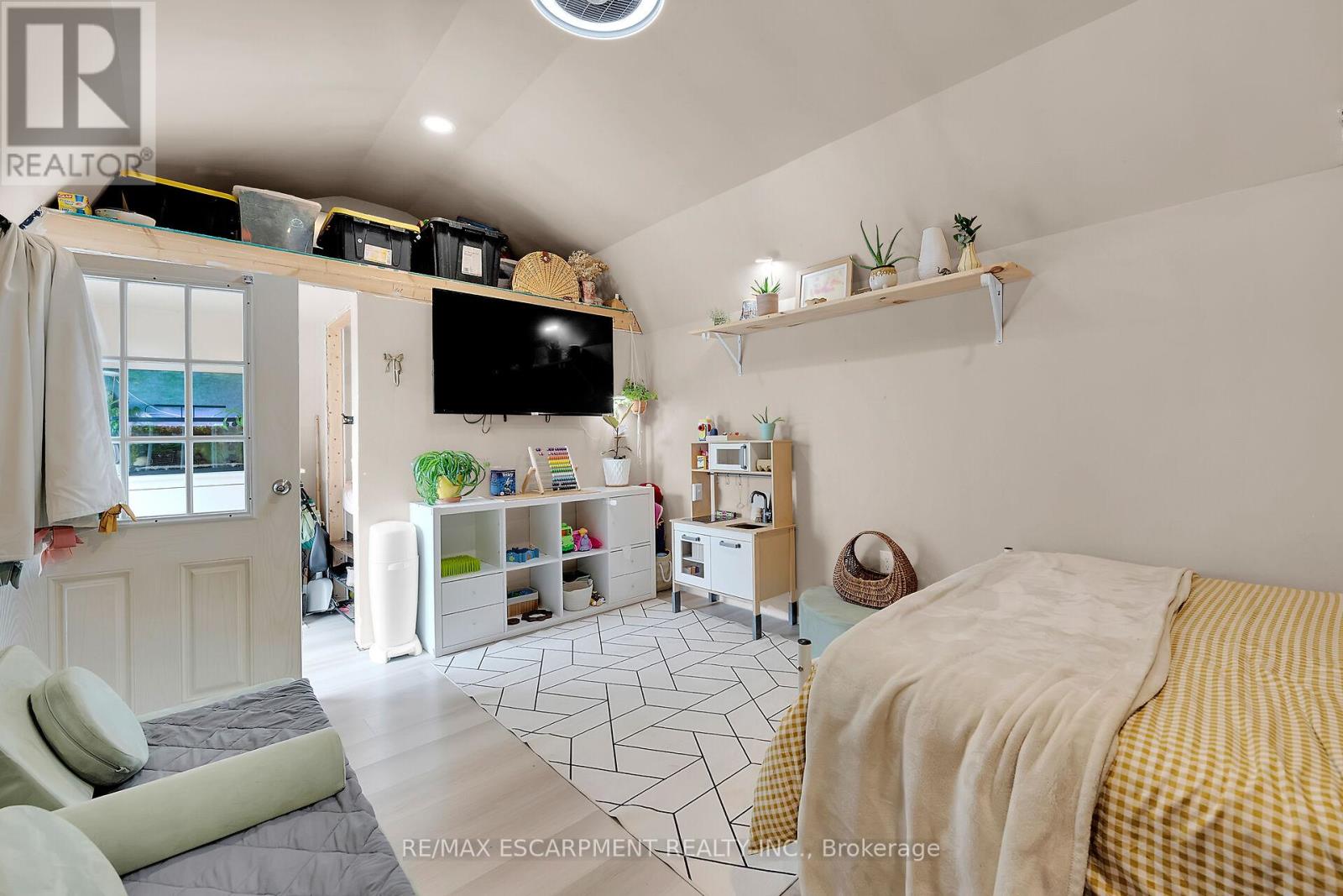 805 Broad Street E, Haldimand, Ontario  N1A 1H4 - Photo 34 - X12571130