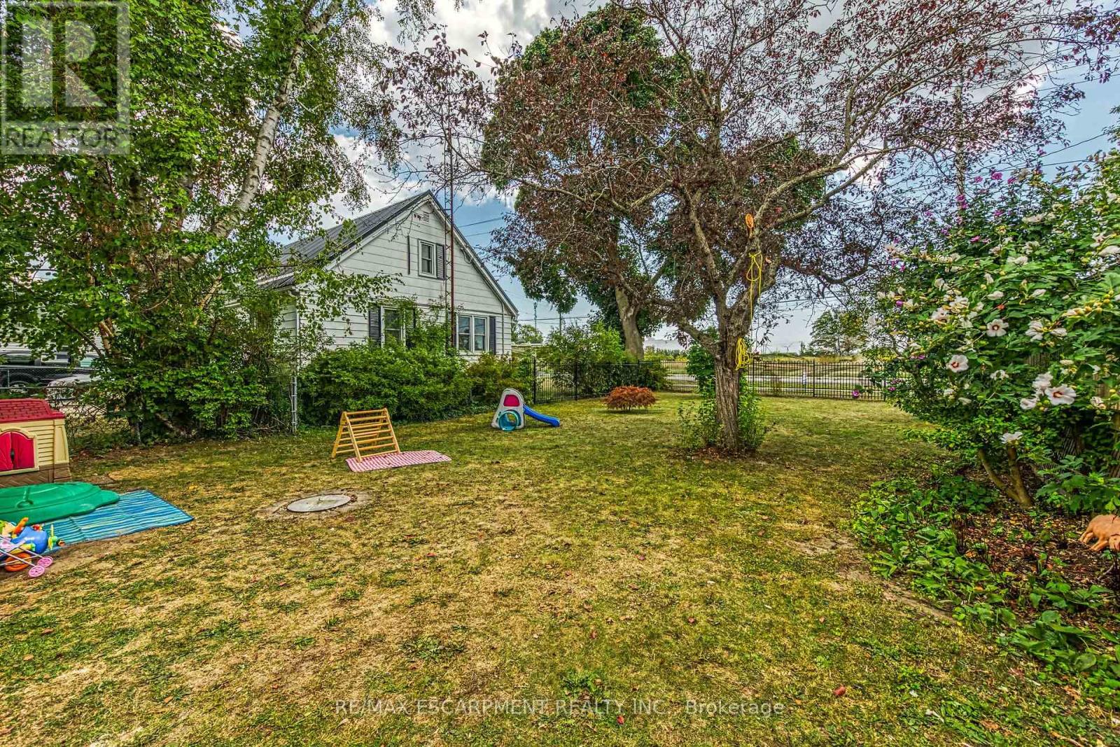 805 Broad Street E, Haldimand, Ontario  N1A 1H4 - Photo 35 - X12571130