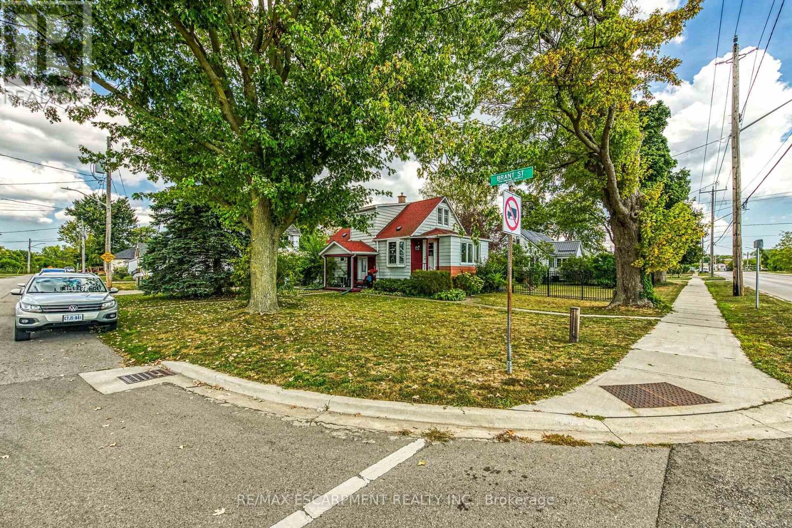 805 Broad Street E, Haldimand, Ontario  N1A 1H4 - Photo 5 - X12571130