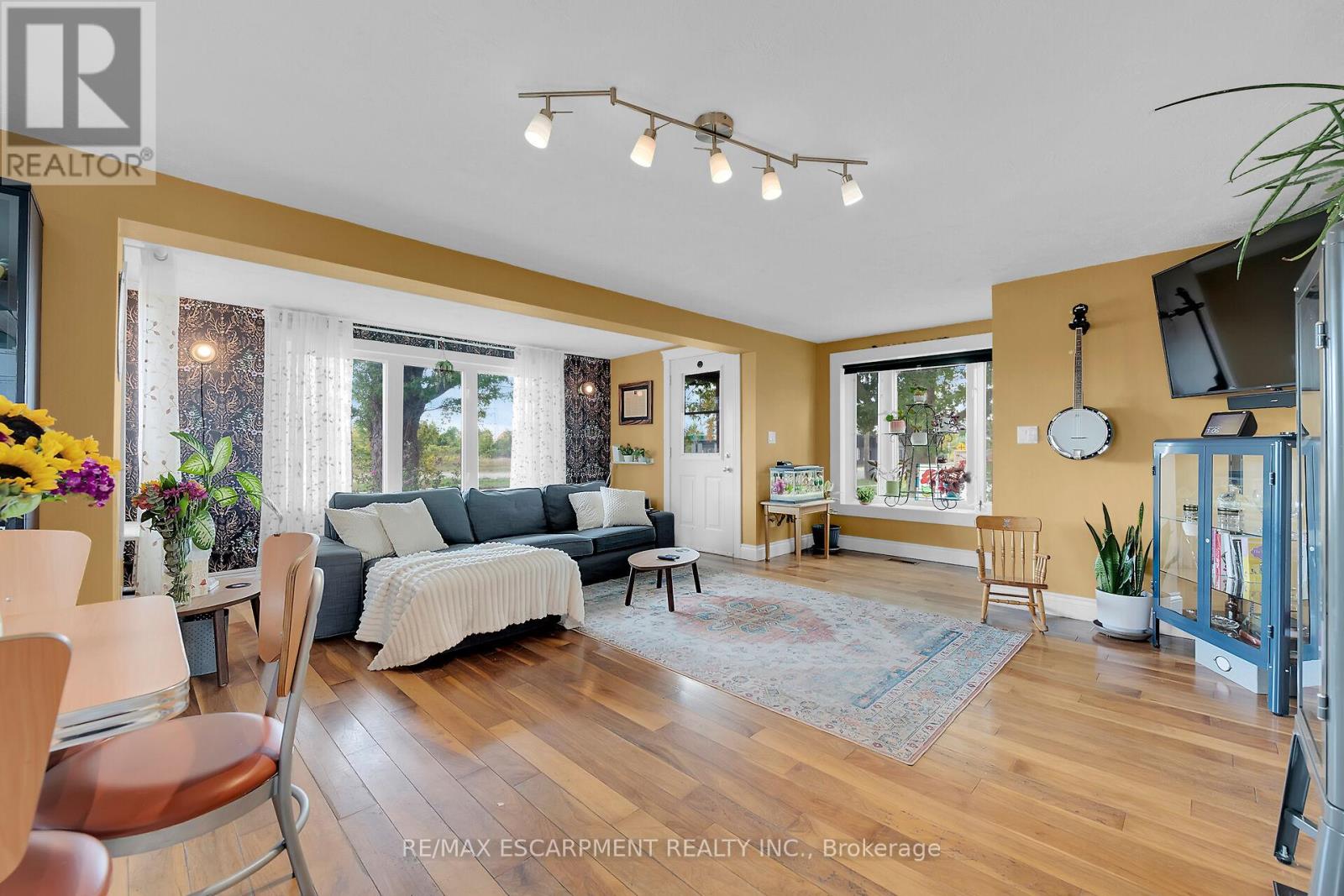 805 Broad Street E, Haldimand, Ontario  N1A 1H4 - Photo 8 - X12571130