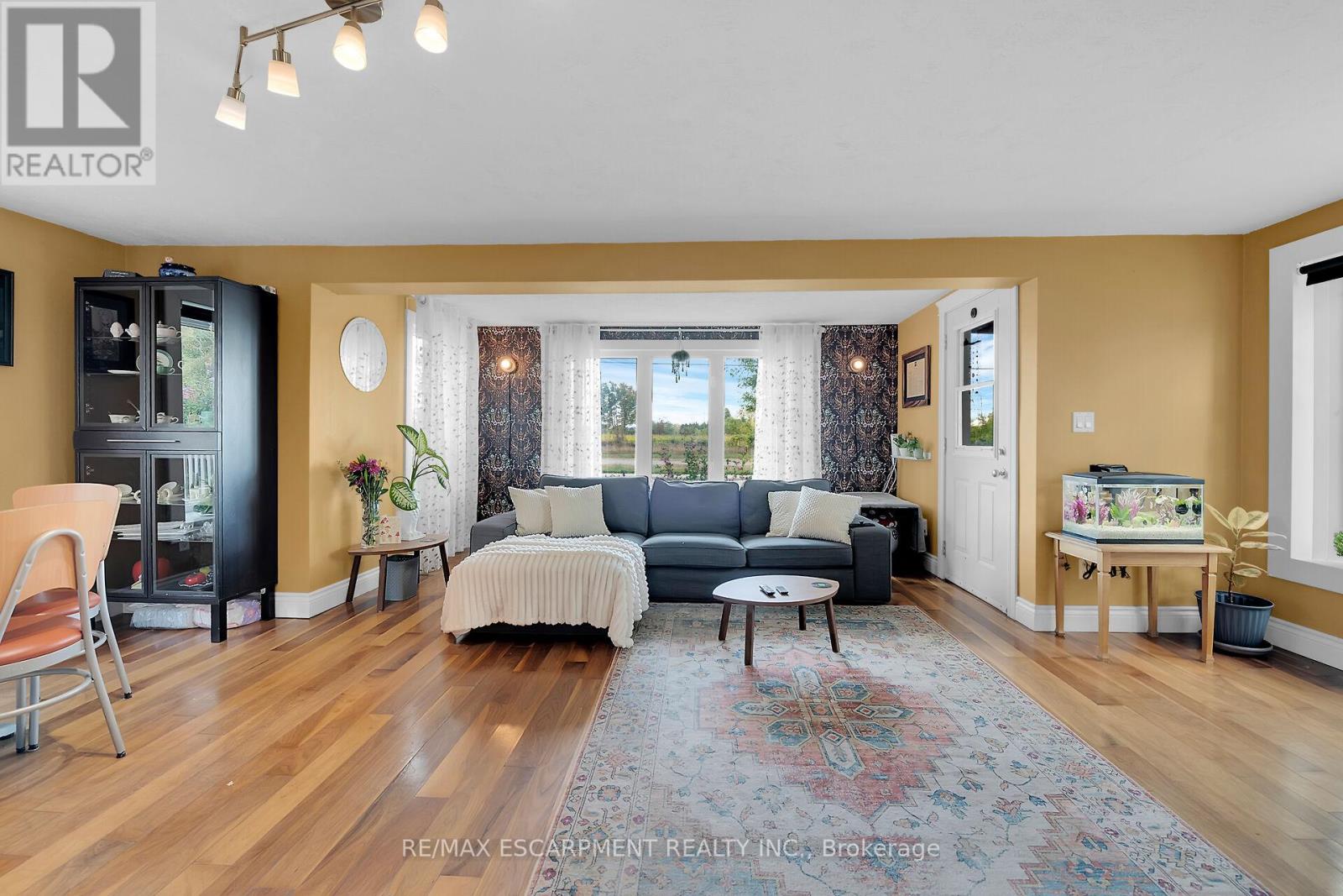 805 Broad Street E, Haldimand, Ontario  N1A 1H4 - Photo 9 - X12571130