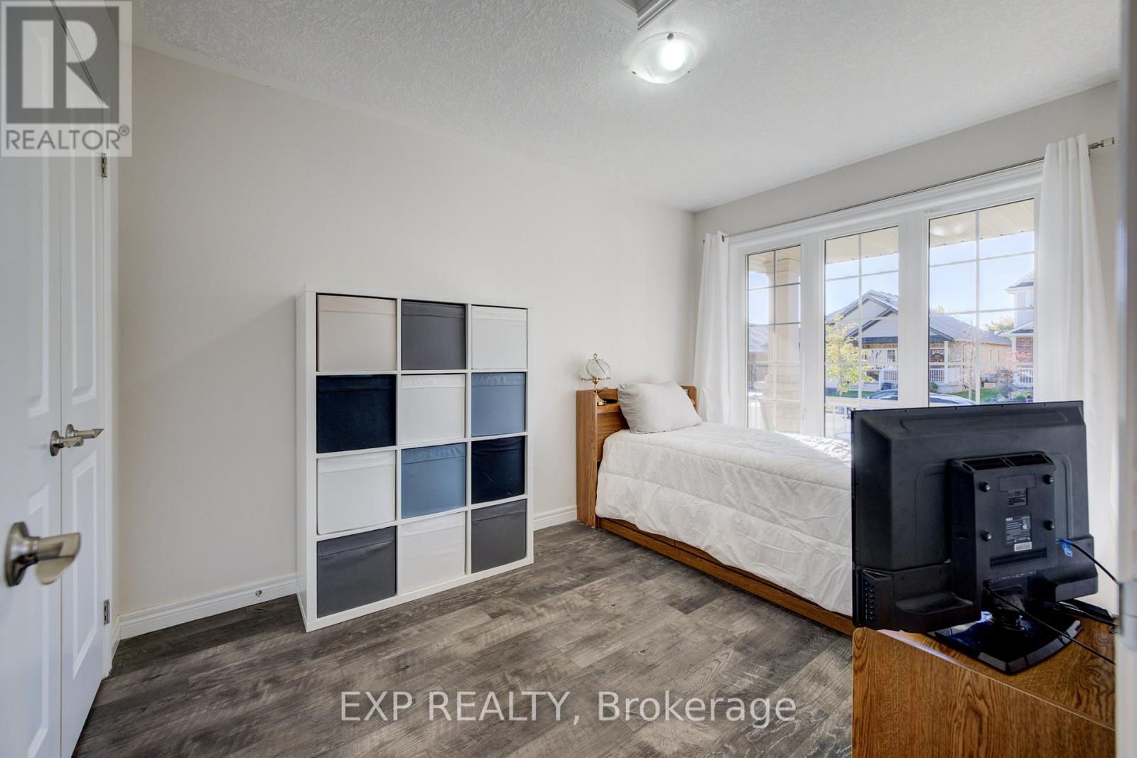 42 Finoro Crescent, Woolwich, Ontario  N3B 0C3 - Photo 8 - X12571134