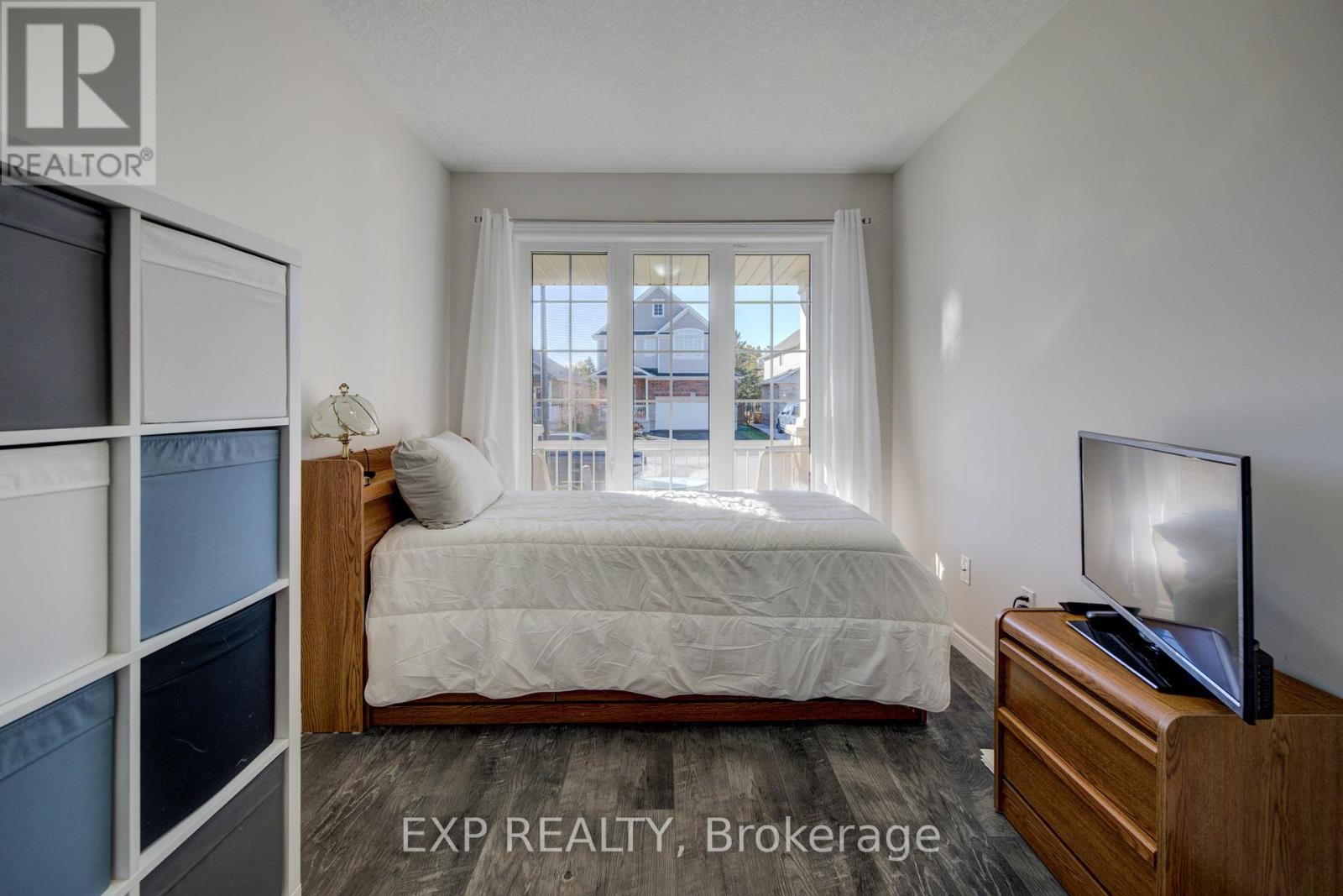 42 Finoro Crescent, Woolwich, Ontario  N3B 0C3 - Photo 9 - X12571134