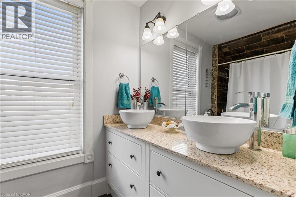 15 Glasgow Street, Kitchener, Ontario  N2G 2G5 - Photo 30 - 40788961