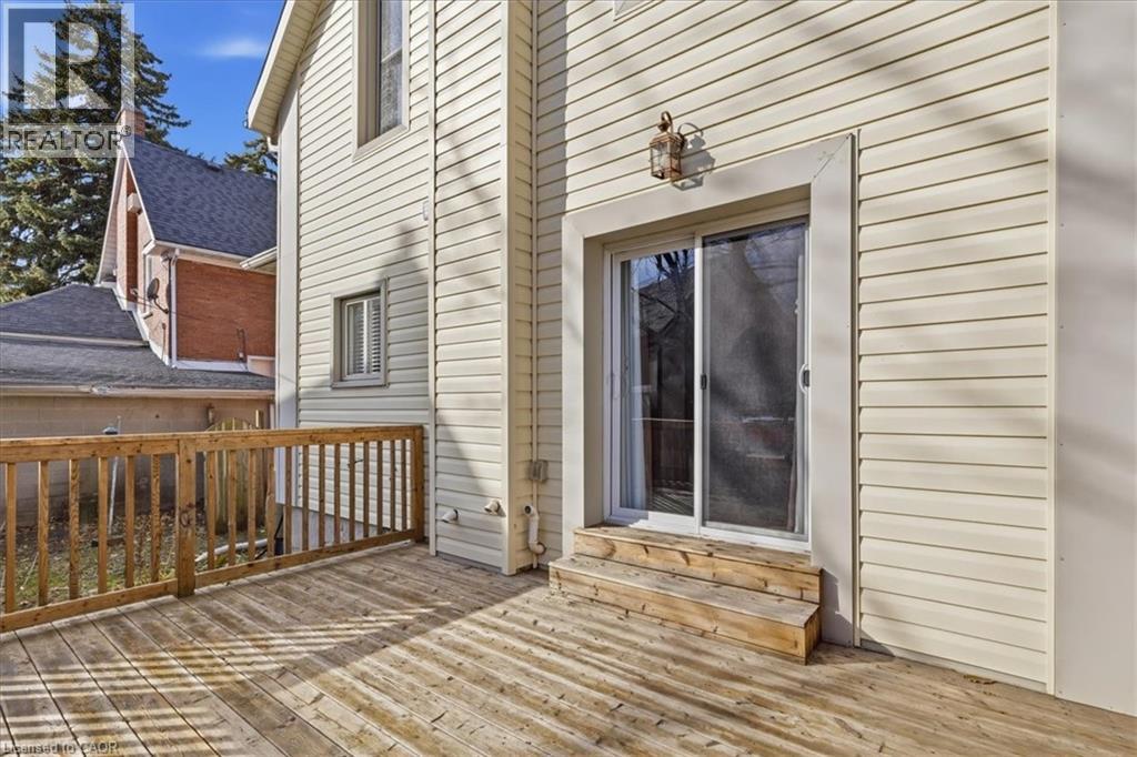 15 Glasgow Street, Kitchener, Ontario  N2G 2G5 - Photo 38 - 40788961