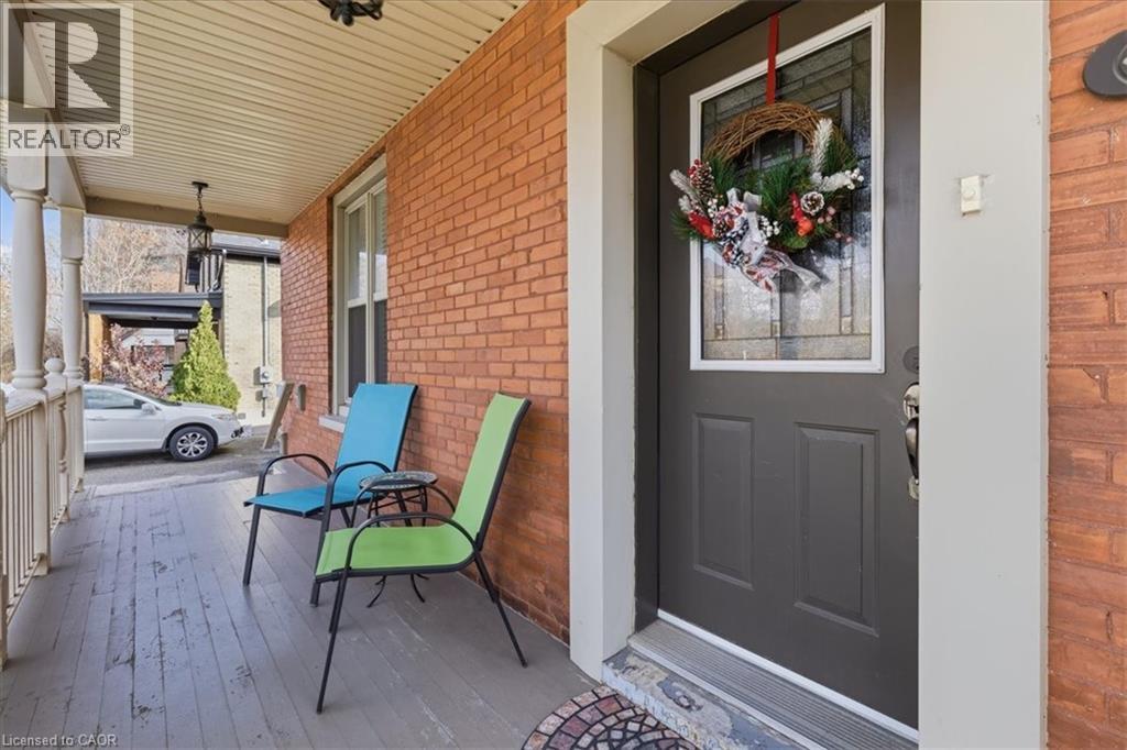 15 Glasgow Street, Kitchener, Ontario  N2G 2G5 - Photo 4 - 40788961