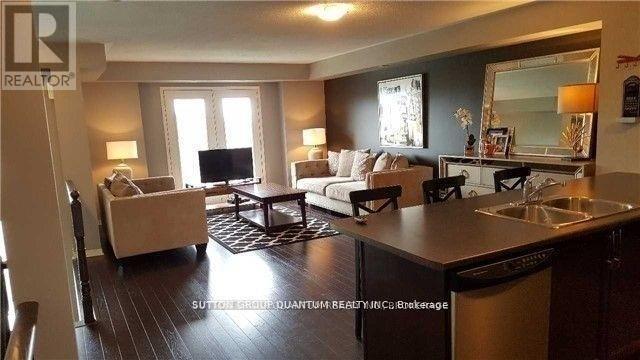 8 - 5725 Tenth Line, Mississauga, Ontario L5M 0P7 - Photo 2 - W12562118