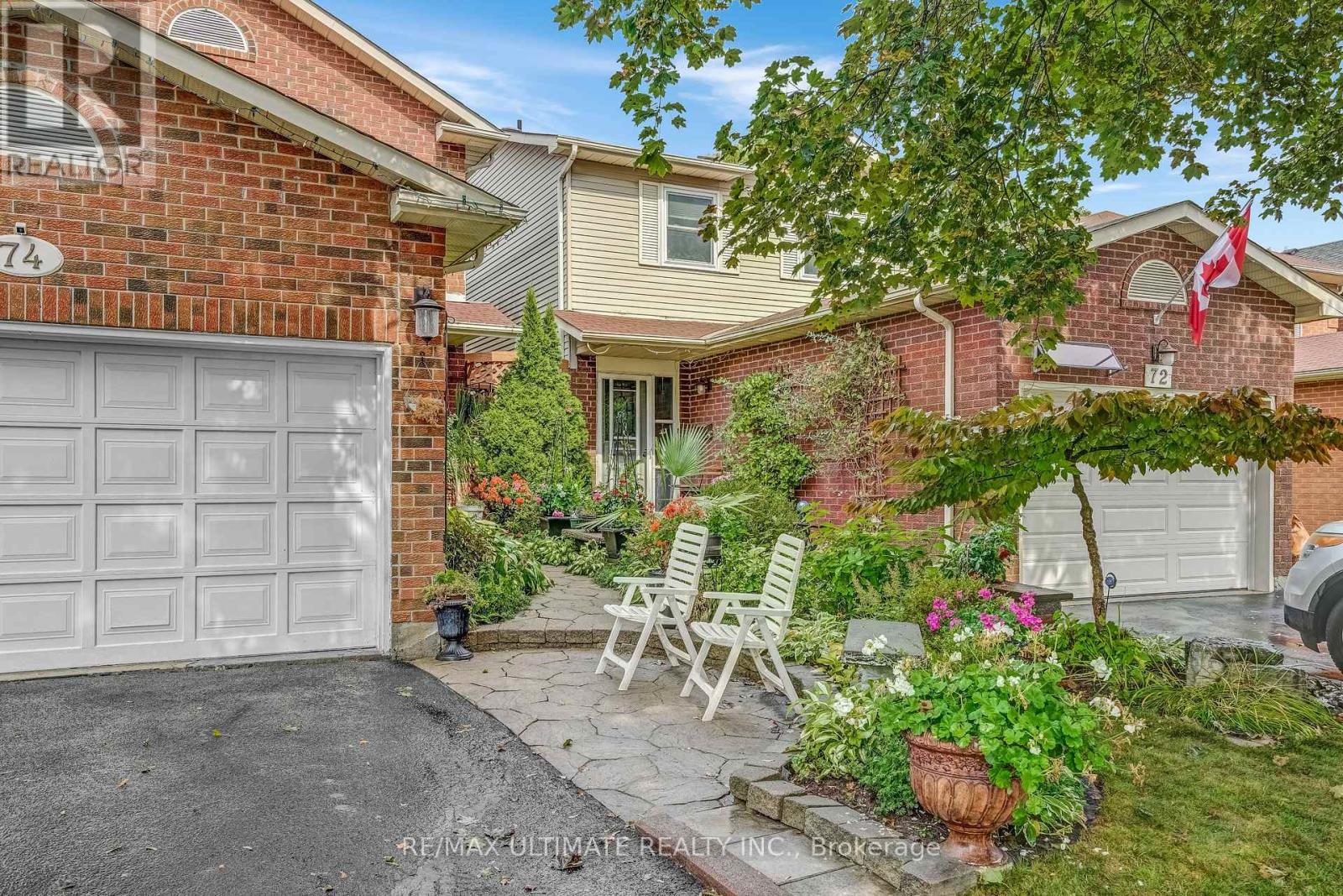 74 Robinson Crescent, Whitby, Ontario  L1N 6W5 - Photo 2 - E12534188