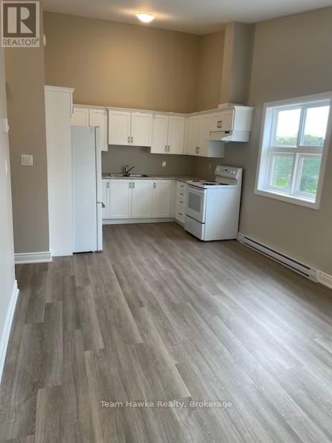 2 Tessier Drive, Penetanguishene, Ontario  L9M 1V4 - Photo 16 - S12567720