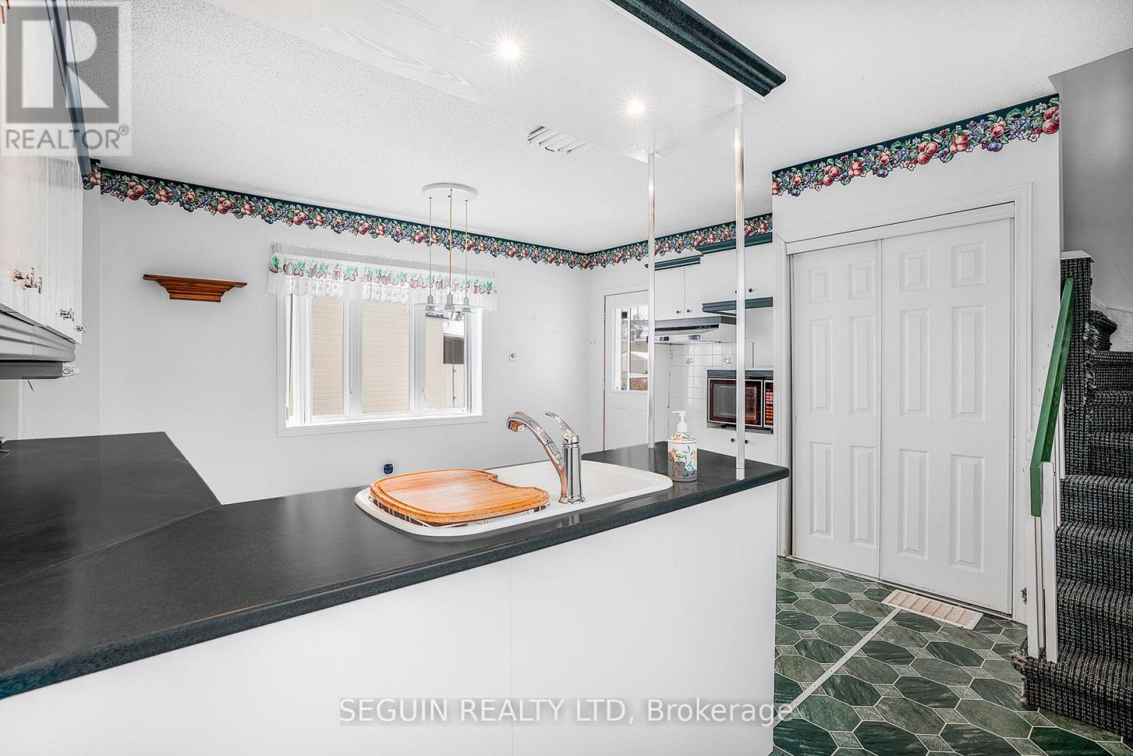 1172 Main Street E, Hawkesbury, Ontario  K6A 1C1 - Photo 16 - X12571296