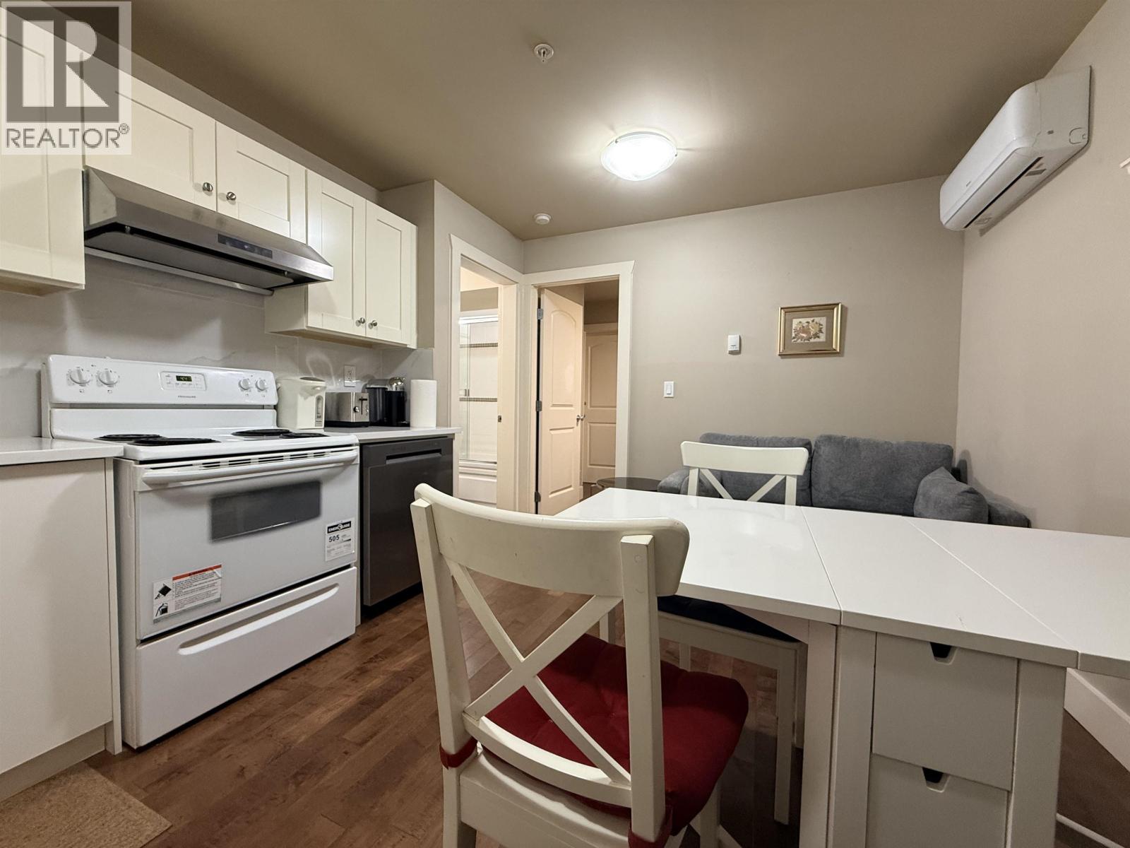 888 W 61st Avenue, Vancouver, British Columbia  V6P 2B7 - Photo 1 - R3069518