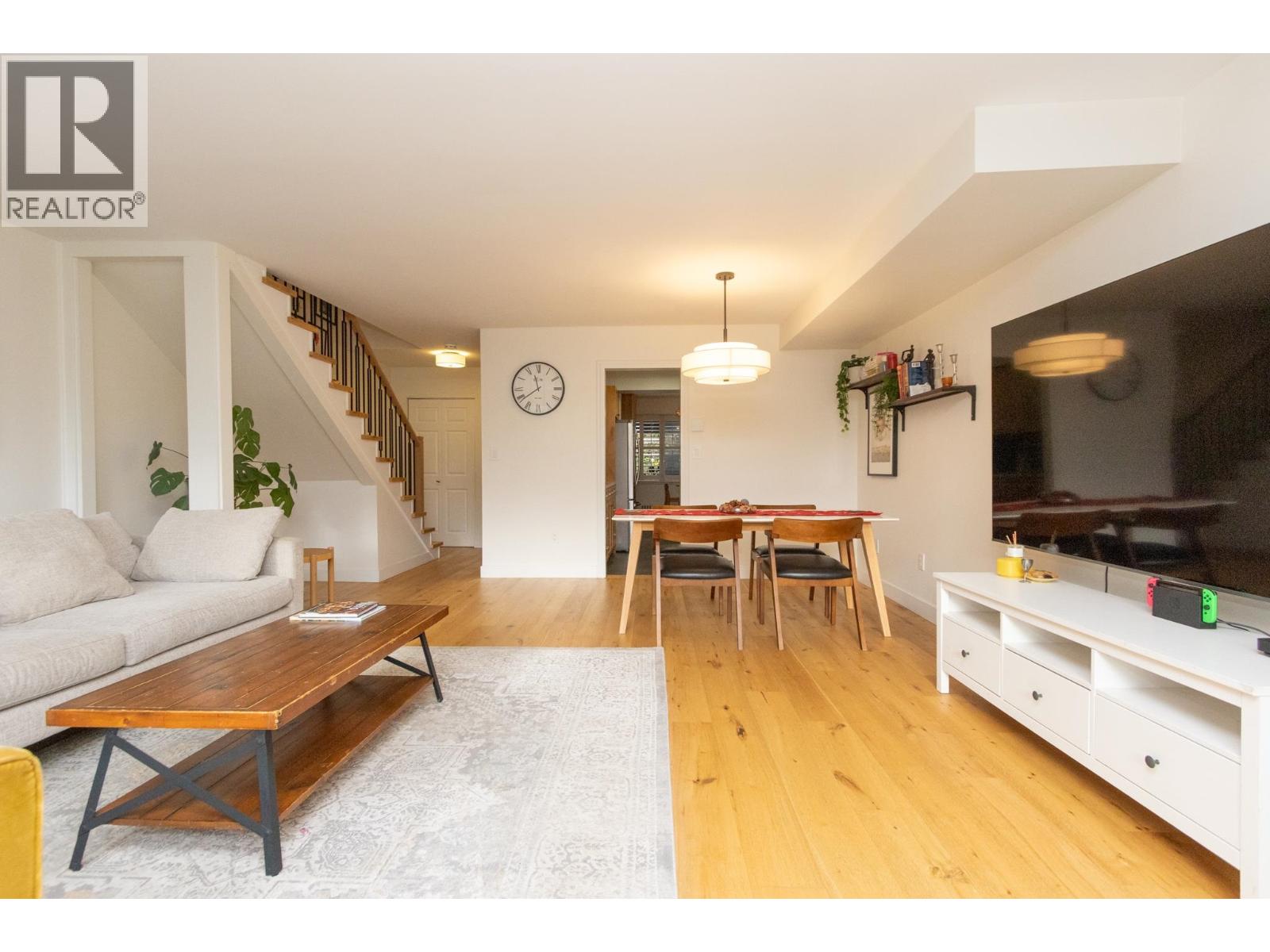 904 235 Keith Road, West Vancouver, British Columbia V7L 1L5 - Photo 2 - R3069519