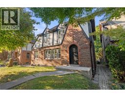 2163 VICTORIA, Windsor, Ontario