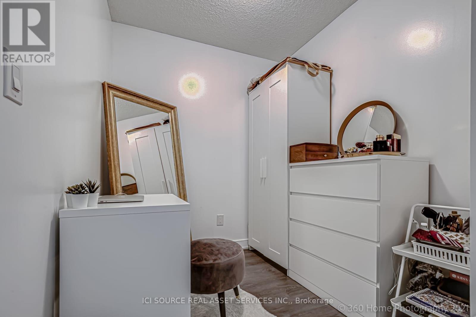 1020 - 525 Adelaide Street W, Toronto, Ontario  M5V 0N7 - Photo 10 - C12461712