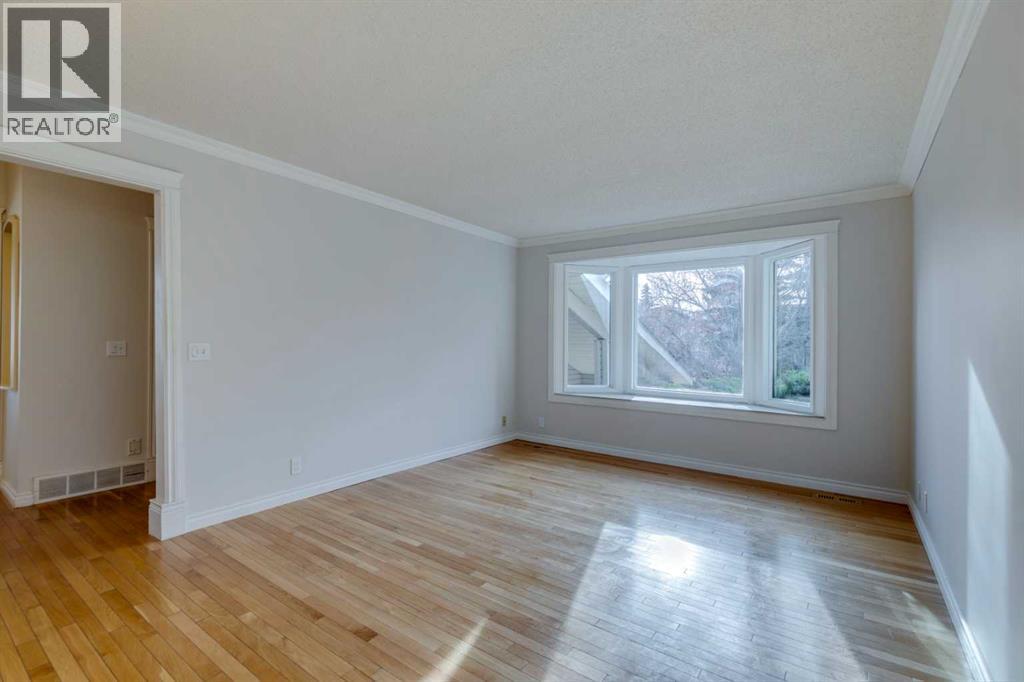 203 Edgeland Road Nw, Calgary, Alberta  T3A 2Y3 - Photo 4 - A2270924