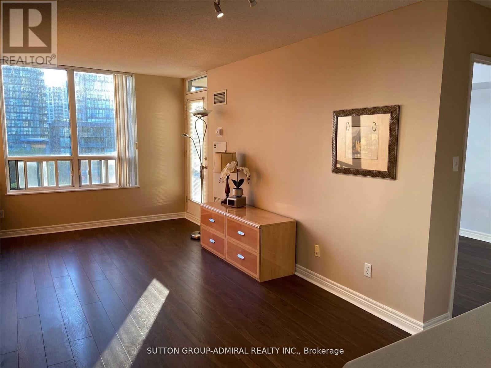 817 - 28 Empress Avenue, Toronto, Ontario  M2N 6Z7 - Photo 9 - C12571322