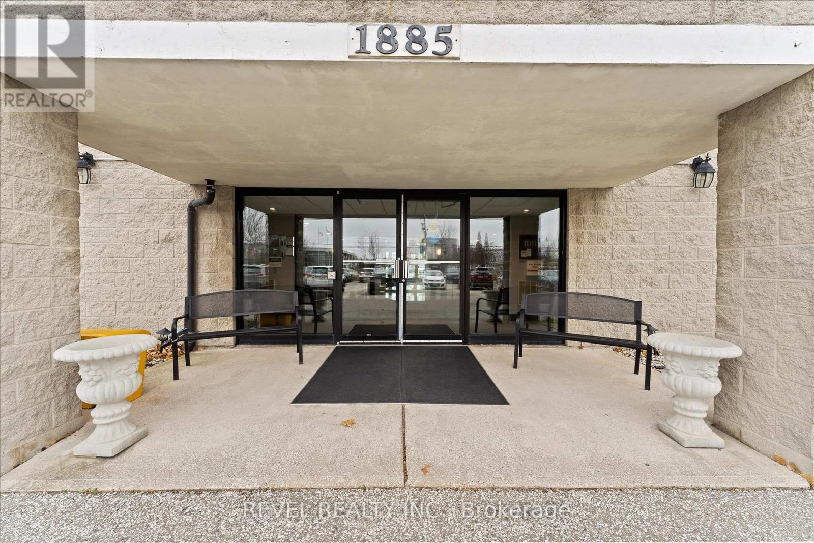 304 - 1885 Normandy Street, Lasalle, Ontario N9H 1P9 - Photo 2 - X12571378