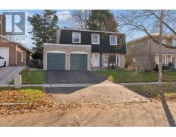 11 CASTLE HILL DRIVE, Toronto, Ontario