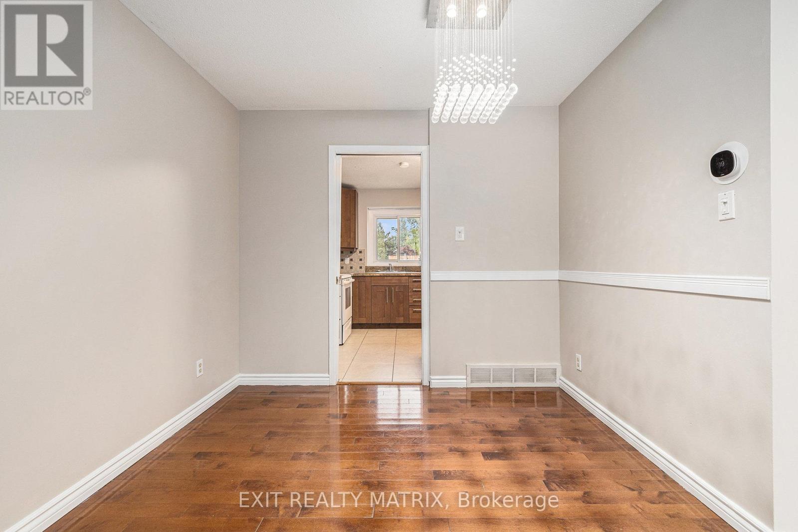 23 Pickford Drive, Ottawa, Ontario  K2L 2C1 - Photo 10 - X12571340