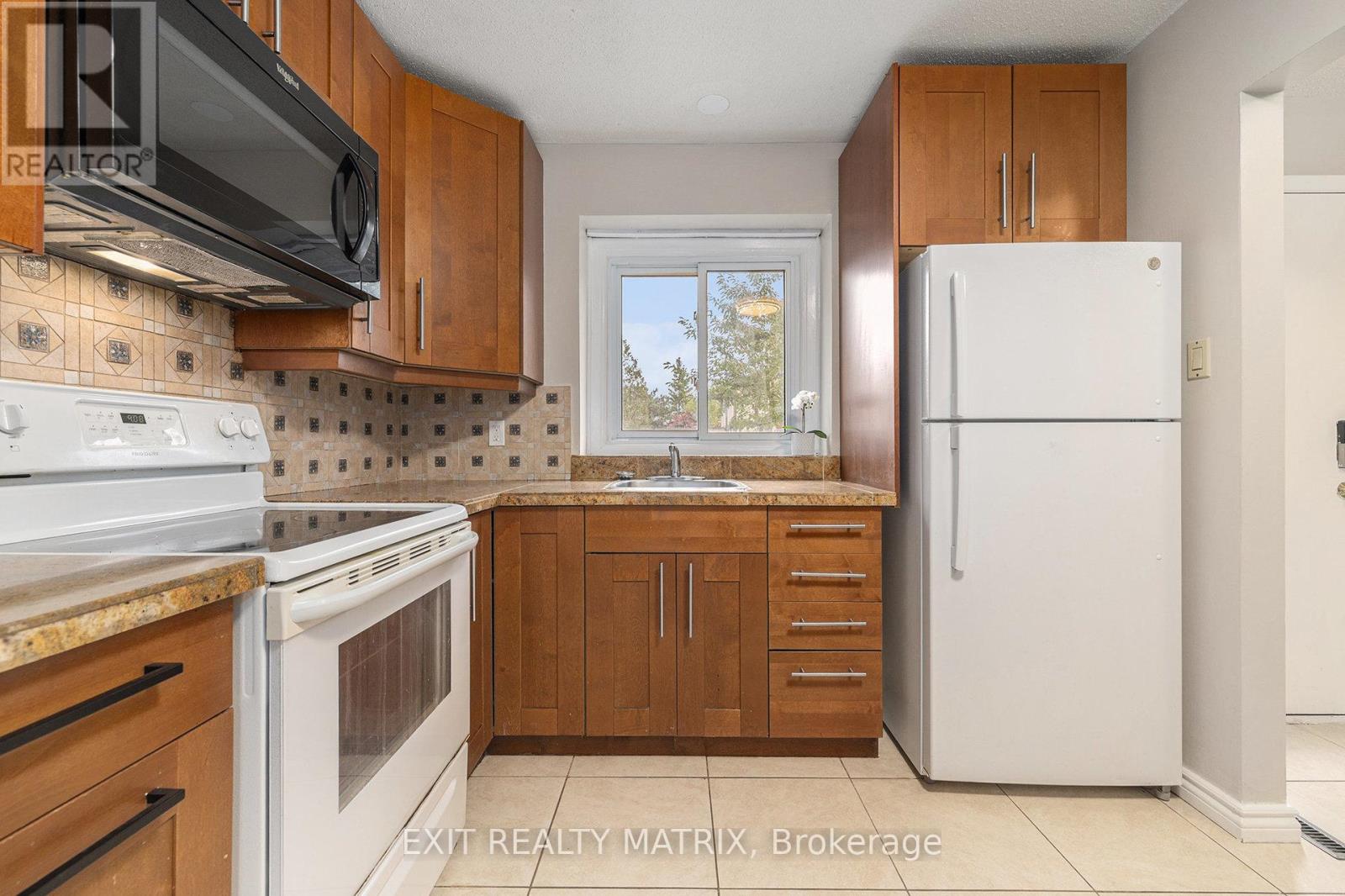 23 Pickford Drive, Ottawa, Ontario  K2L 2C1 - Photo 14 - X12571340