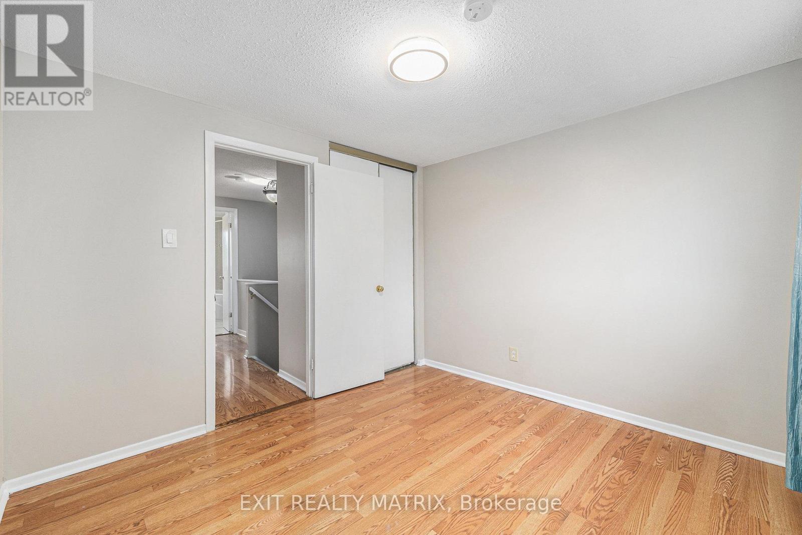 23 Pickford Drive, Ottawa, Ontario  K2L 2C1 - Photo 17 - X12571340