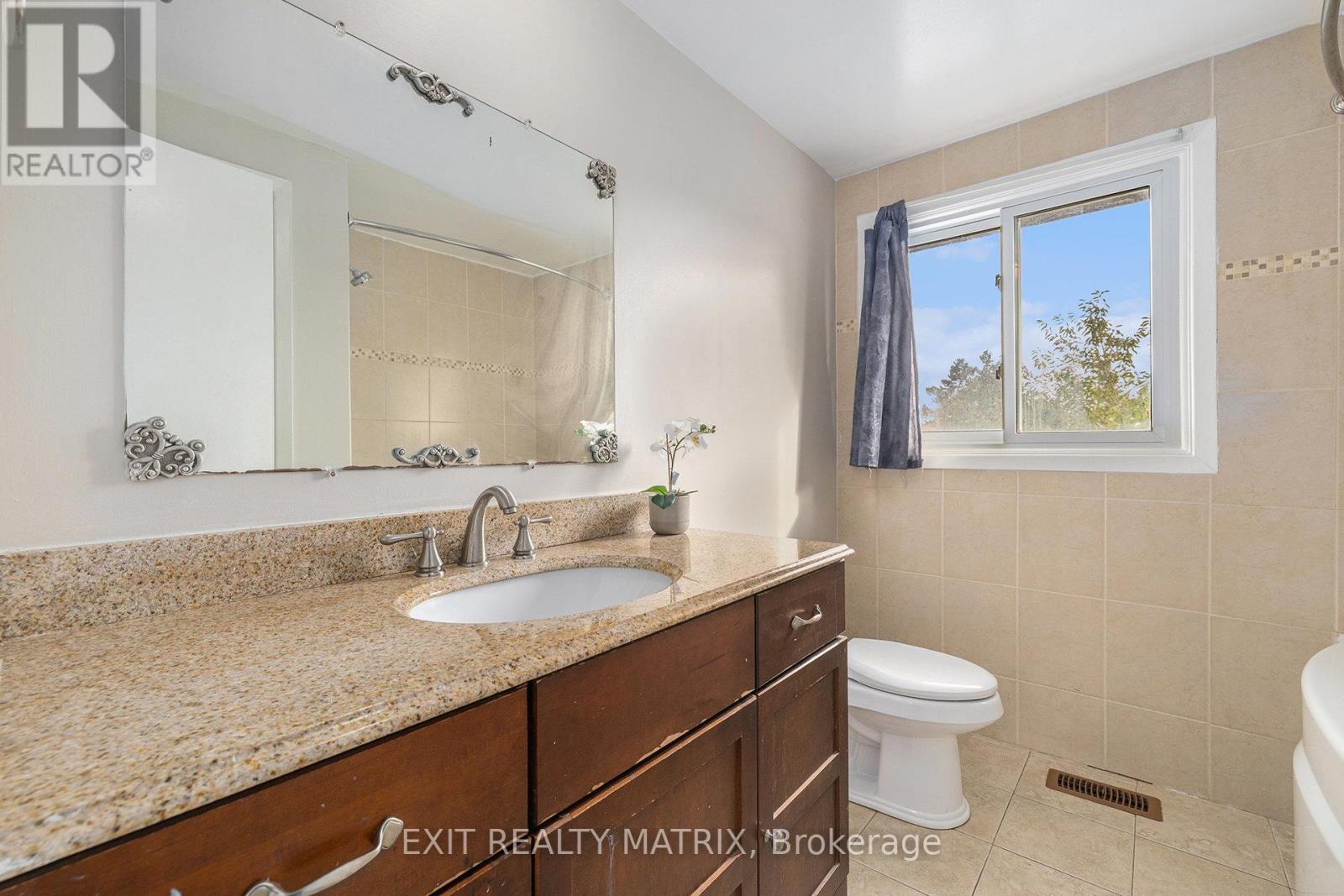 23 Pickford Drive, Ottawa, Ontario  K2L 2C1 - Photo 21 - X12571340