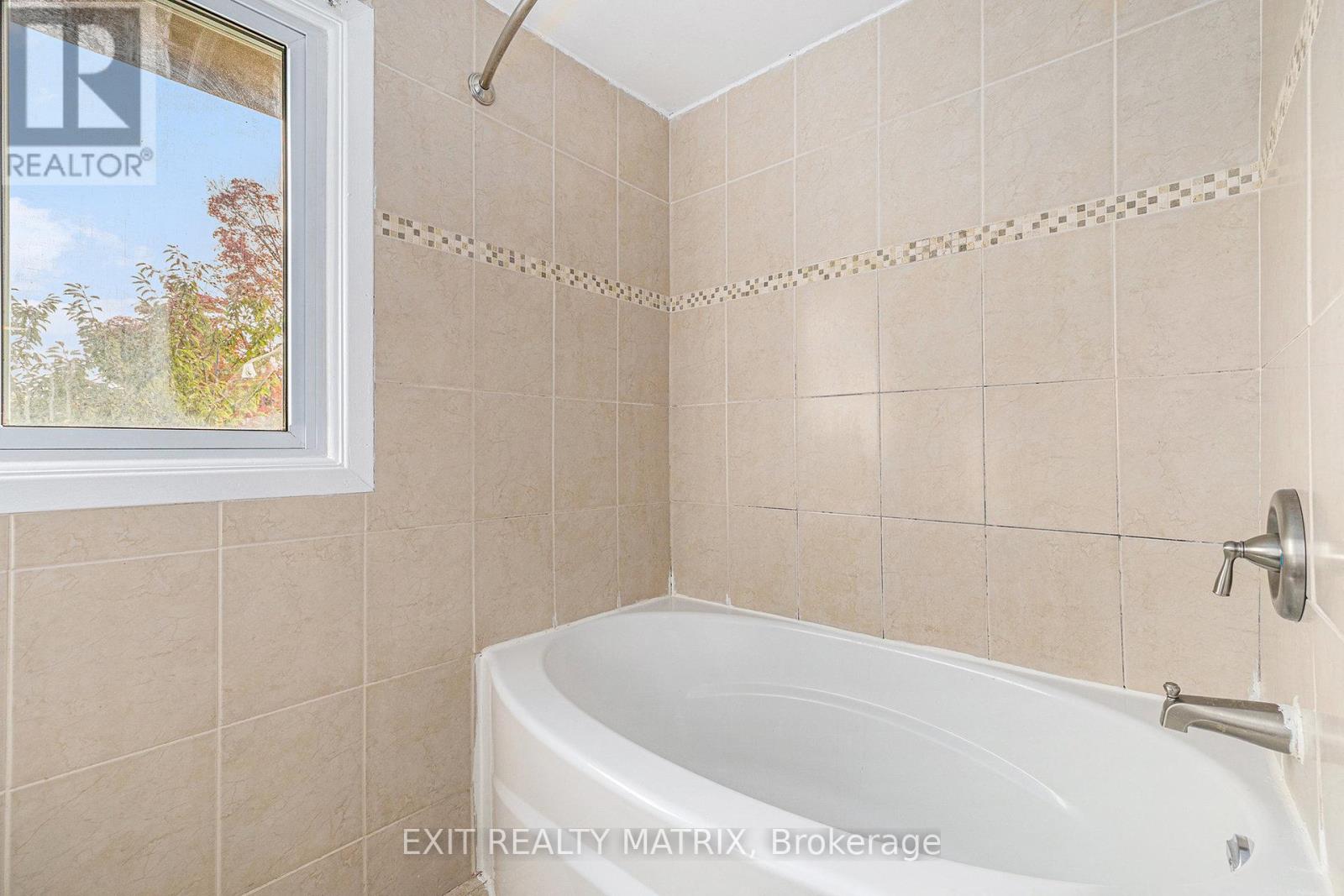 23 Pickford Drive, Ottawa, Ontario  K2L 2C1 - Photo 22 - X12571340