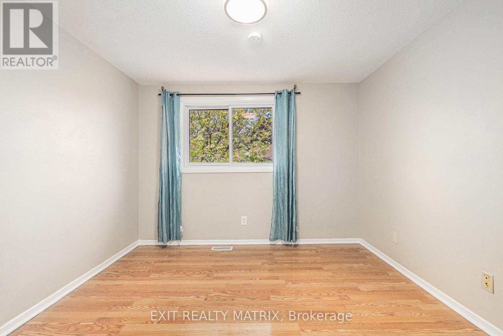 23 Pickford Drive, Ottawa, Ontario  K2L 2C1 - Photo 23 - X12571340