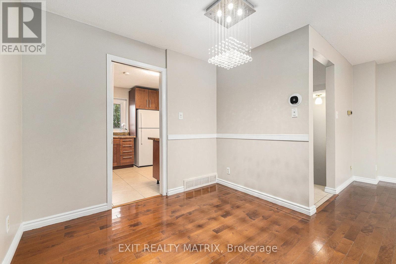 23 Pickford Drive, Ottawa, Ontario  K2L 2C1 - Photo 9 - X12571340