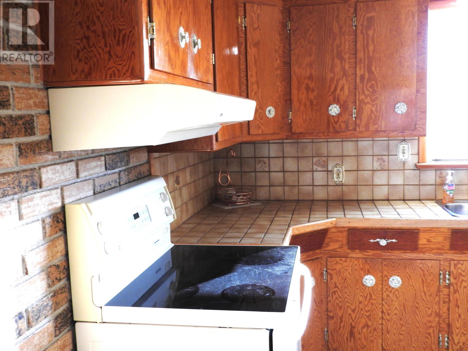 17 Penfold St, Thunder Bay, Ontario  P7A 3J6 - Photo 5 - TB253537