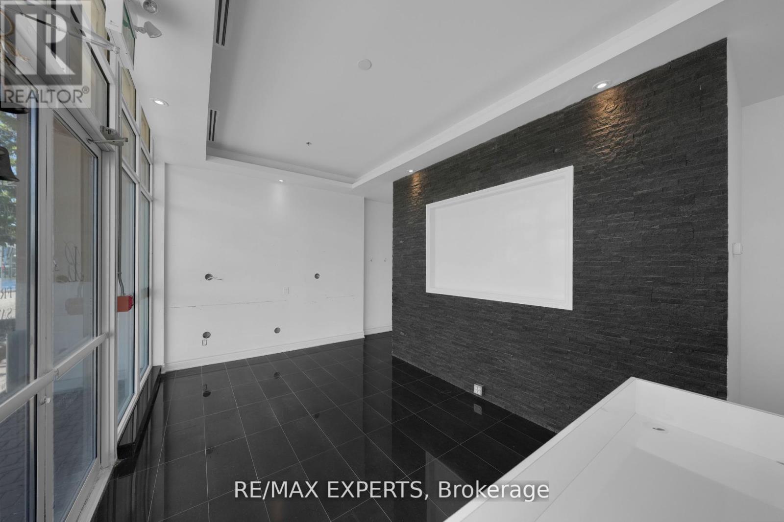 118 - 10211 Keele Street, Vaughan, Ontario  L6A 3Y9 - Photo 5 - N12571214