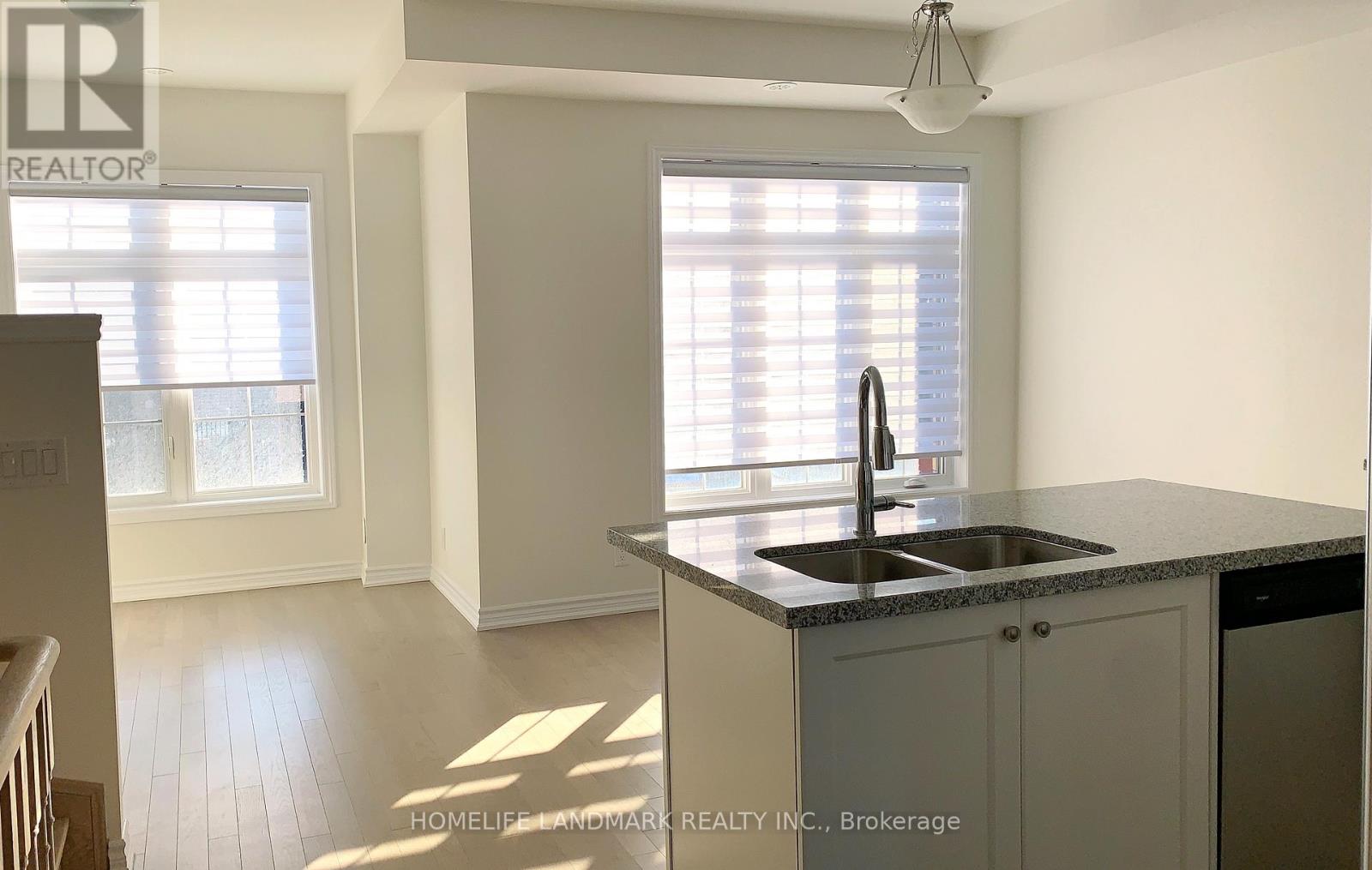 99 William Shearn Crescent, Markham, Ontario  L6C 3J5 - Photo 4 - N12571260