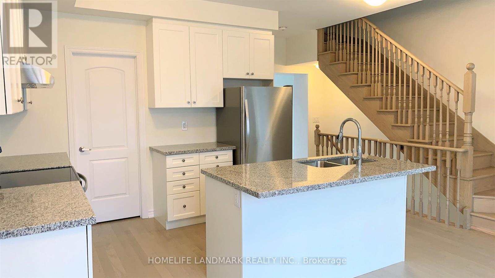 99 William Shearn Crescent, Markham, Ontario  L6C 3J5 - Photo 5 - N12571260