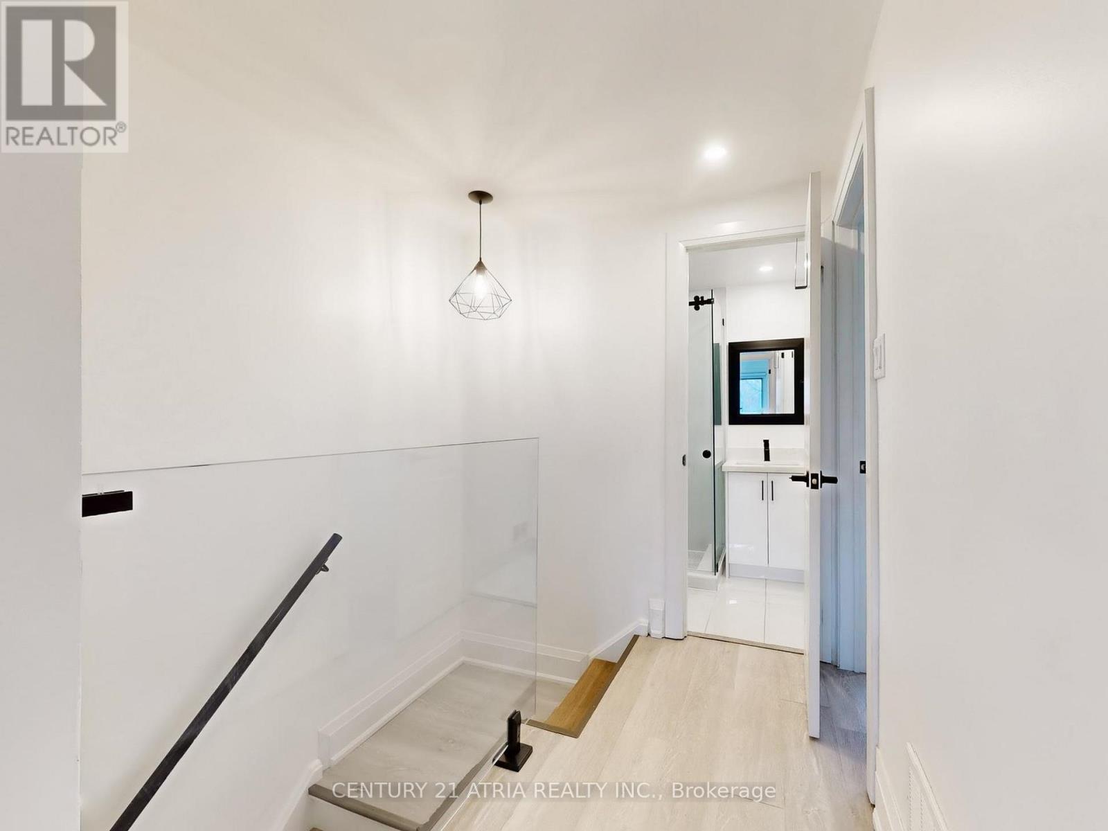 9 - 189 Springhead Gardens, Richmond Hill, Ontario  L4C 5C7 - Photo 10 - N12571272