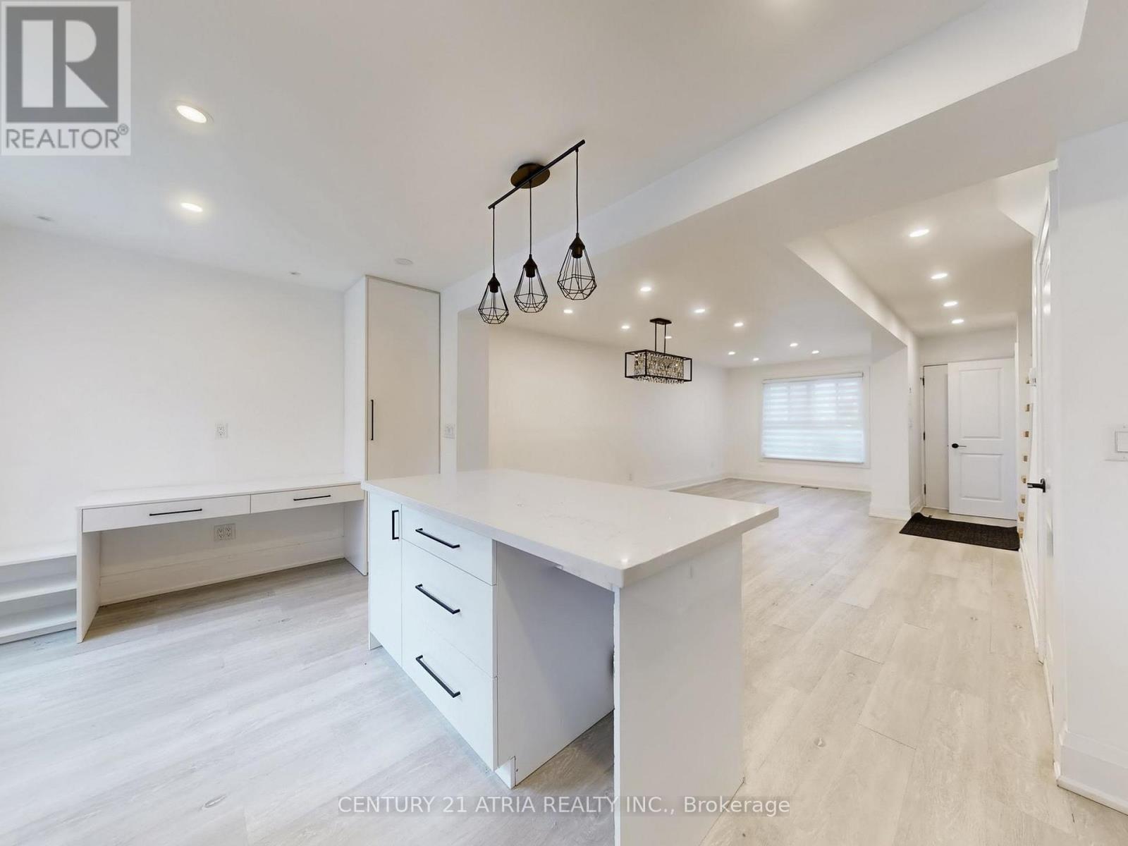 9 - 189 Springhead Gardens, Richmond Hill, Ontario  L4C 5C7 - Photo 6 - N12571272