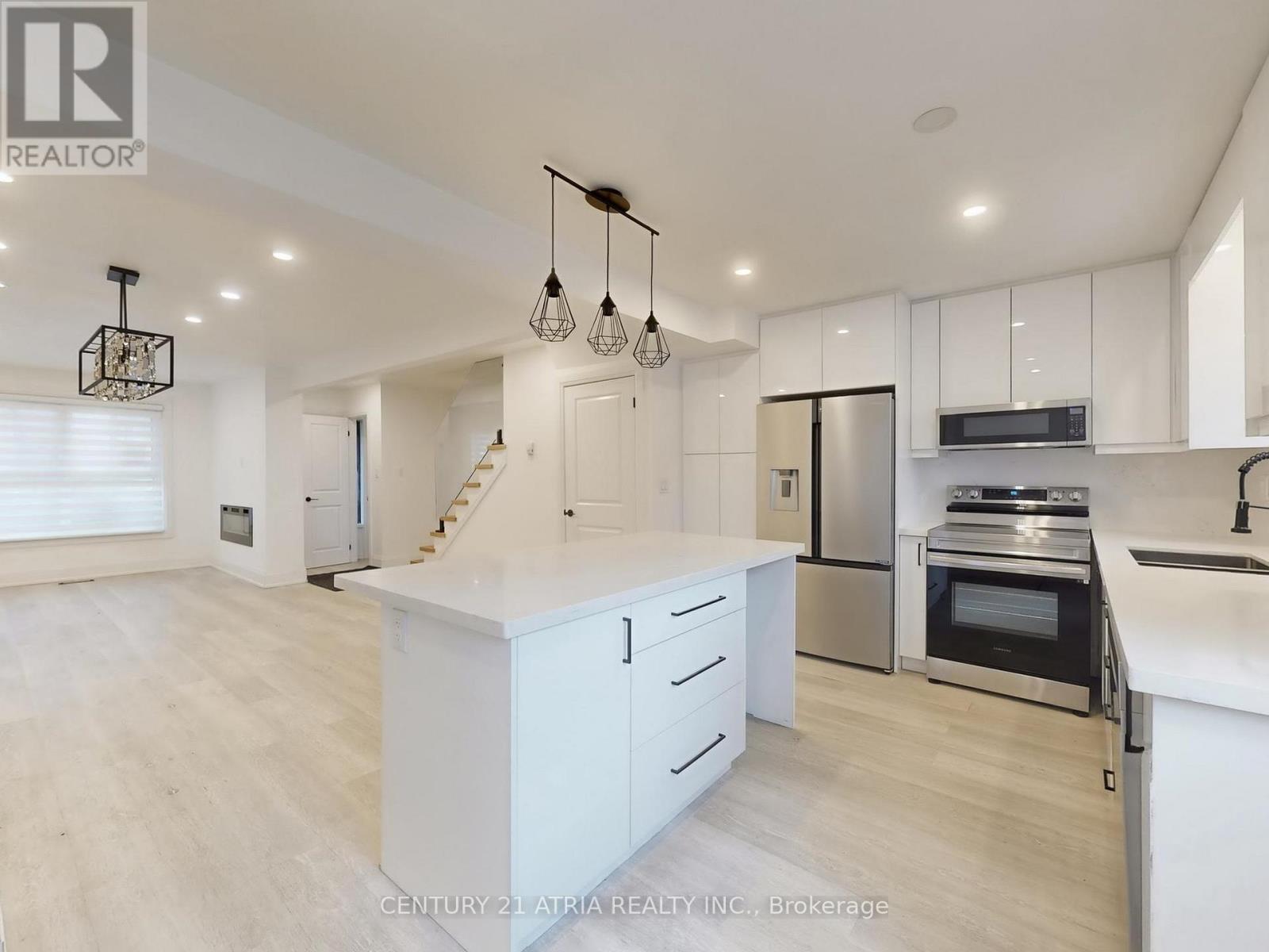 9 - 189 Springhead Gardens, Richmond Hill, Ontario  L4C 5C7 - Photo 7 - N12571272