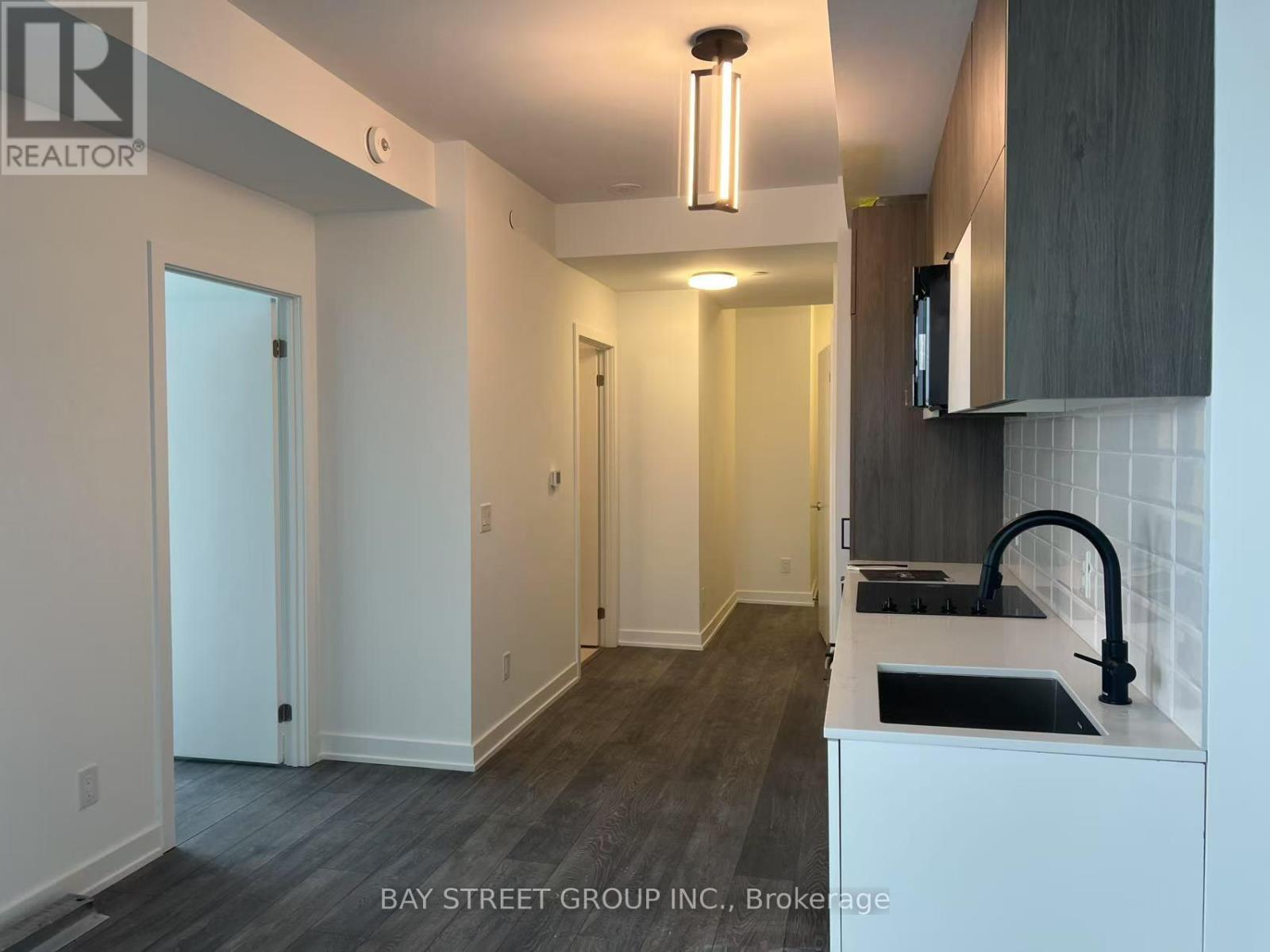 510 - 8888 Yonge Street E, Richmond Hill, Ontario  L4C 6Z1 - Photo 3 - N12571274