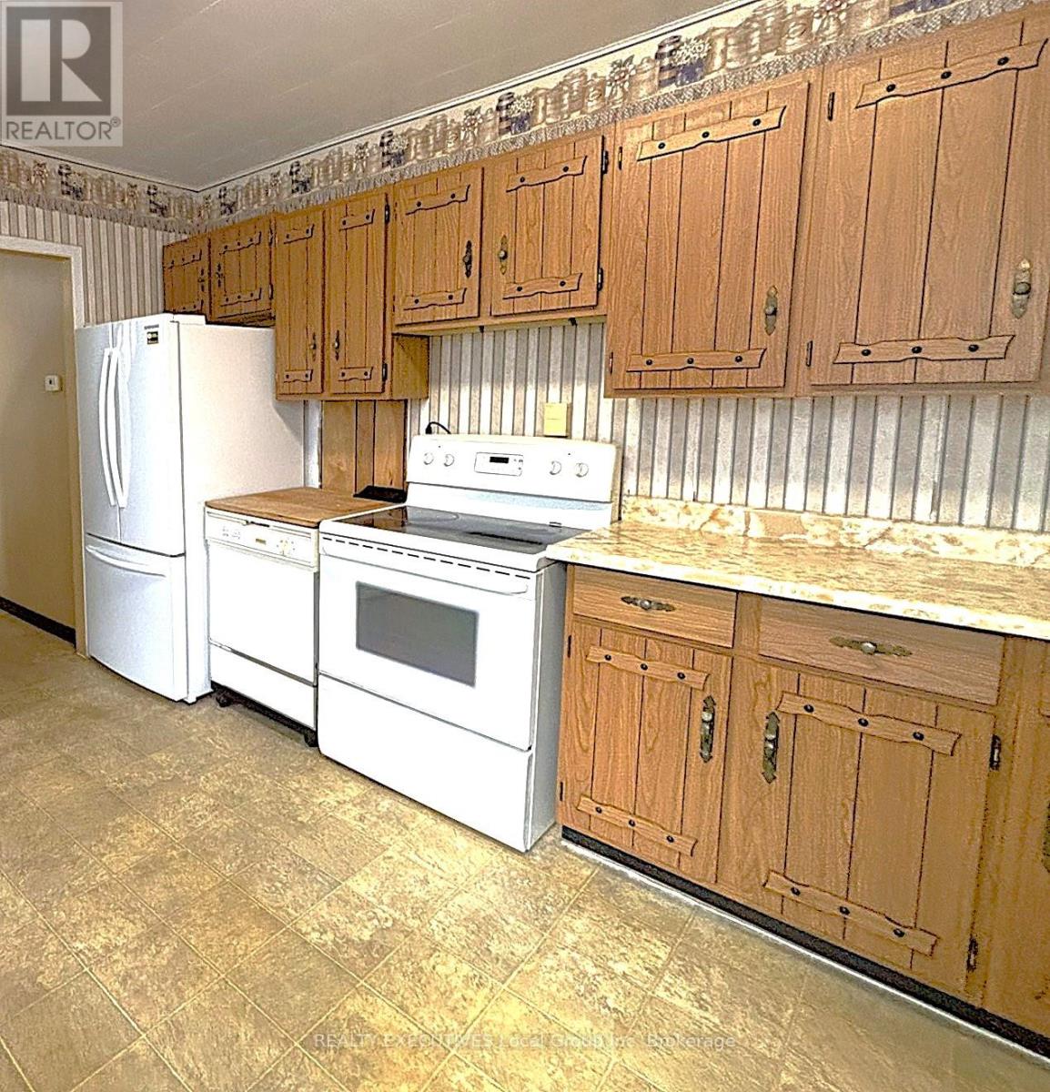 844 Queen Street, North Bay, Ontario  P1A 1T9 - Photo 10 - X12571466