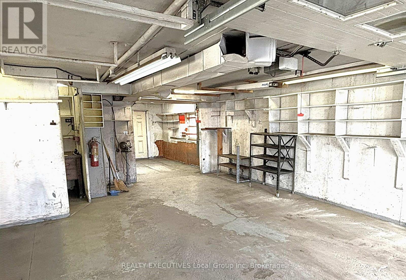 844 Queen Street, North Bay, Ontario  P1A 1T9 - Photo 33 - X12571466