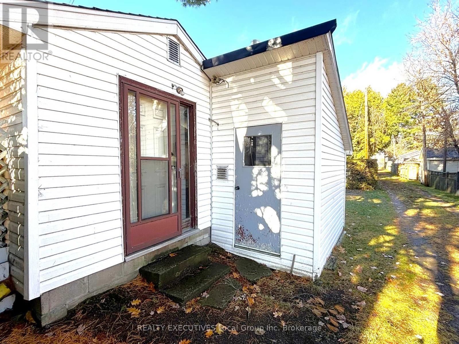 844 Queen Street, North Bay, Ontario  P1A 1T9 - Photo 35 - X12571466